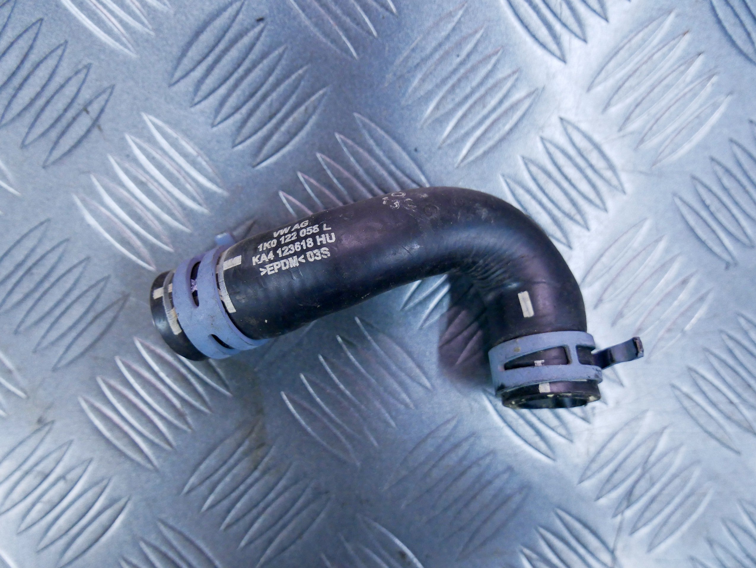 Rura wąż wody 1K0122058L VW CADDY III 2.0 TDI