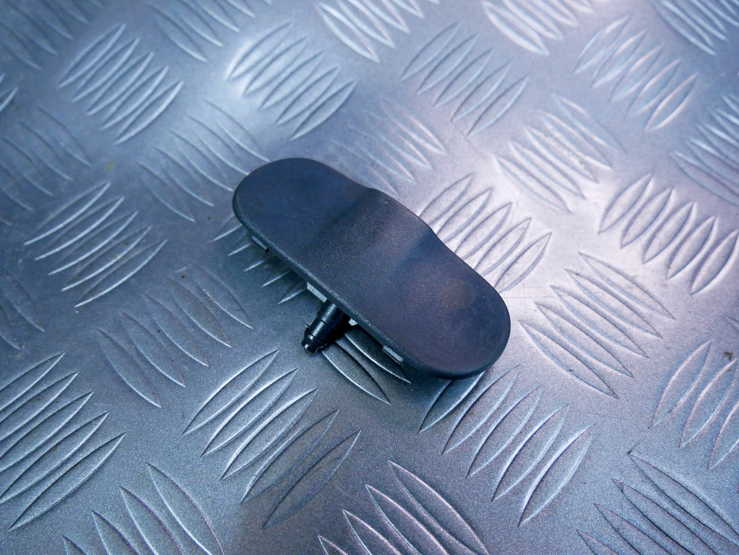 Dysza spryskiwacza prawa 2K5955988 VW CADDY III