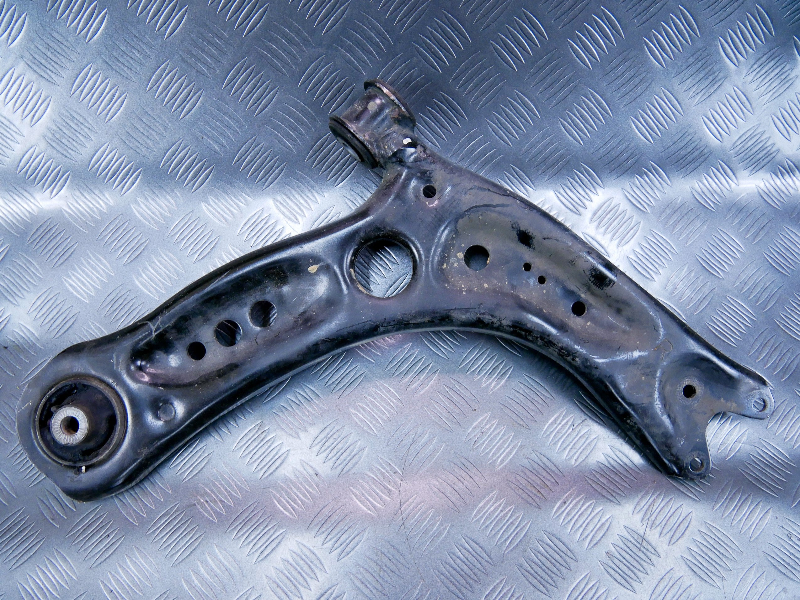 Wahacz przód przedni prawy 5Q0407152P SKODA OCTAVIA III 5E0