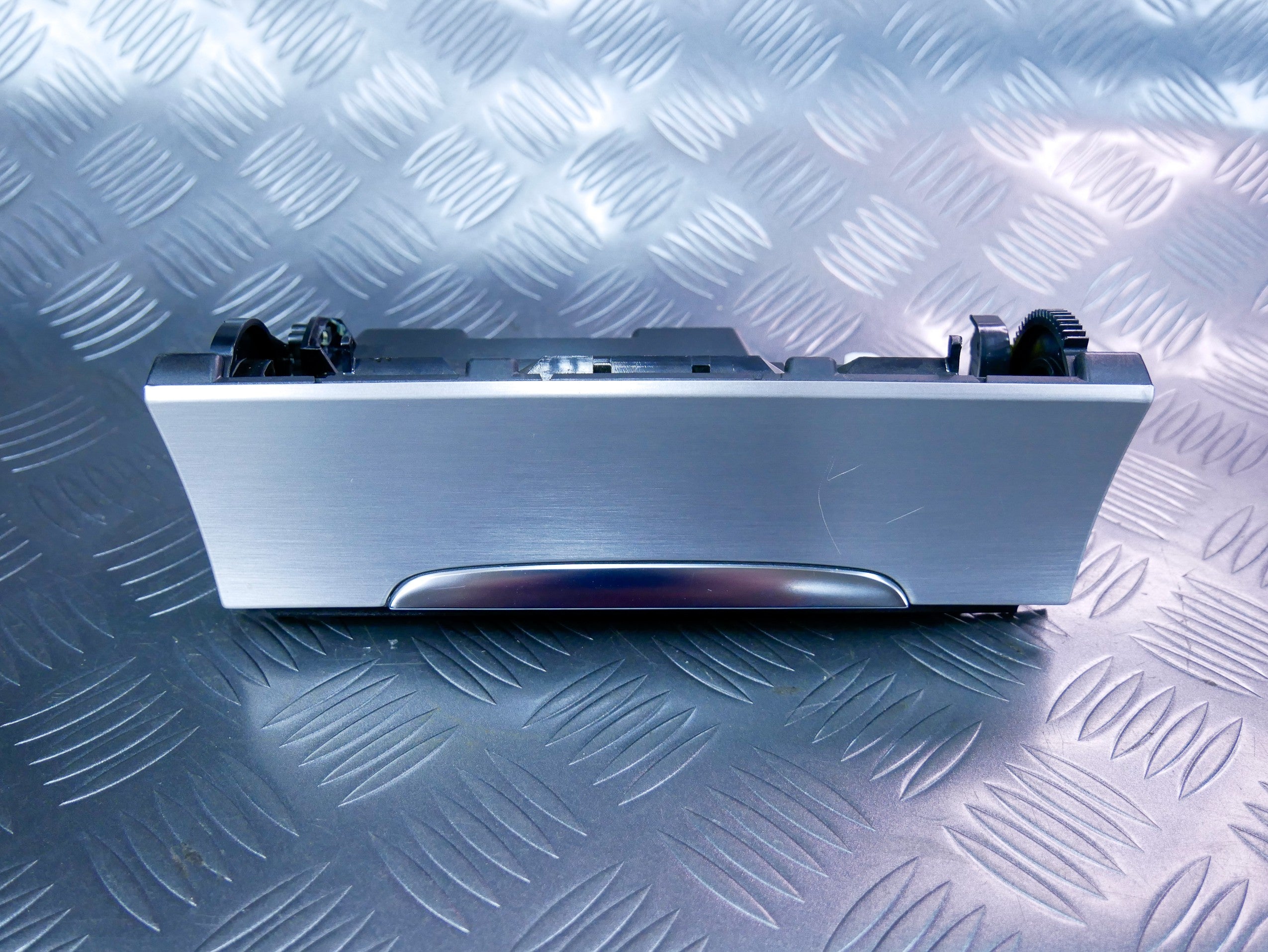 Schowek popielniczka aluminium 3C0863284 VW PASSAT CC