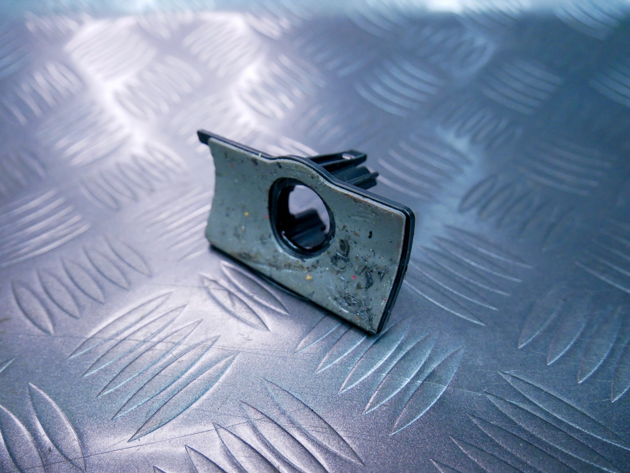 Mocowanie koszyk czujnika PDC 85H919258 AUDI Q6 E-TRON