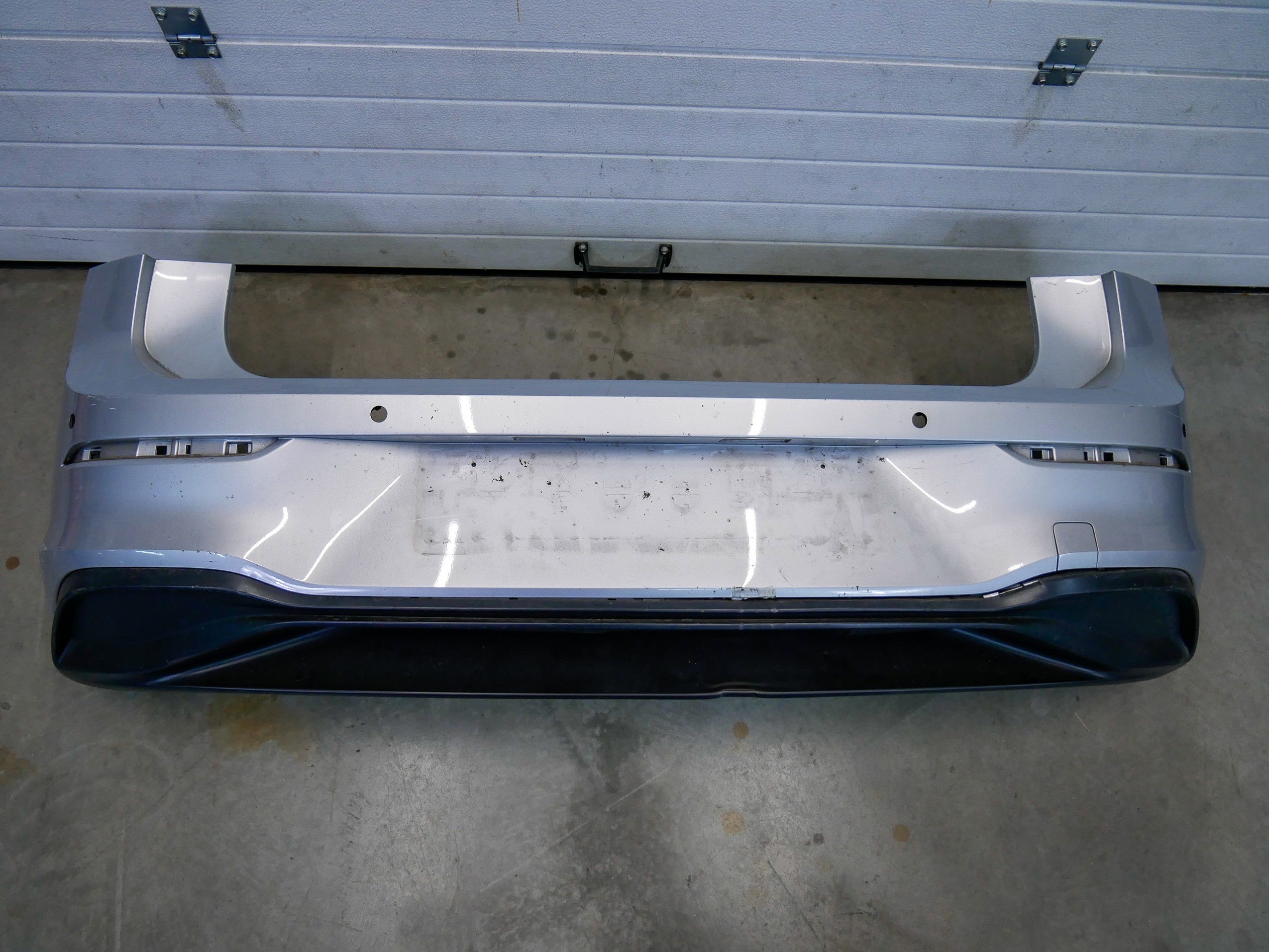 Zderzak tył tylny 6xPDC 5H6807421C VW GOLF VIII 5H0 HATCHBACK