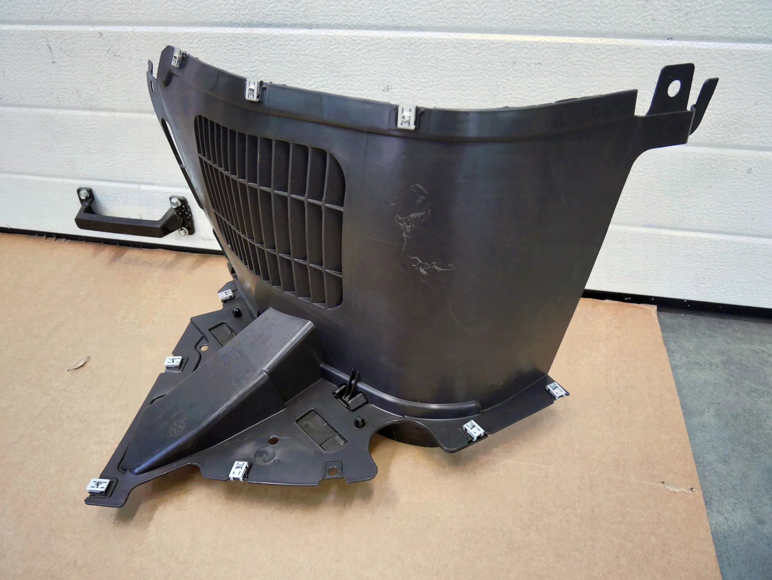 Nadkole przód przednie prawe 2GA809958E VW T-ROC R