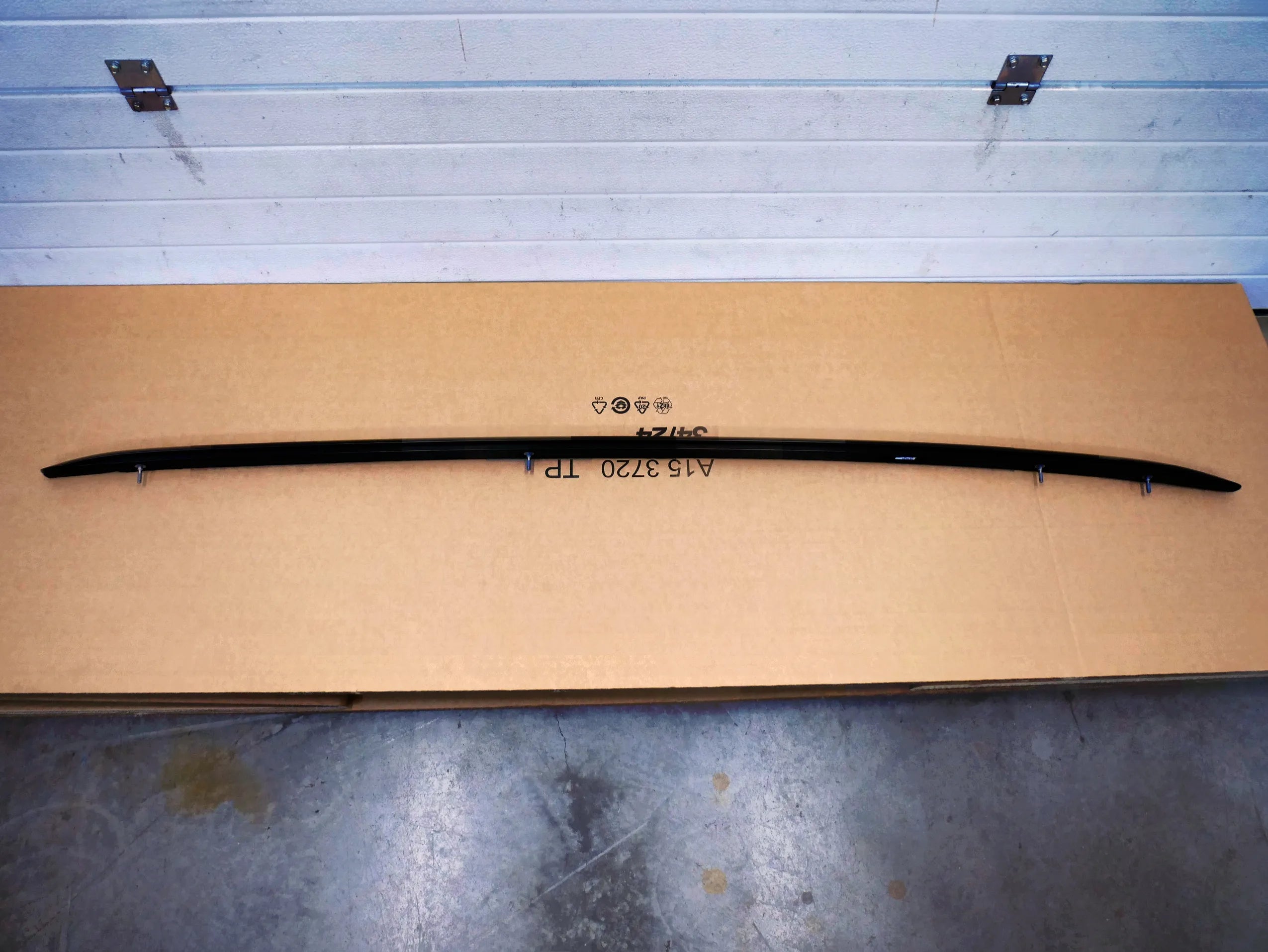 Reling dachowy prawy 14B860026 VW ID.7 ID7