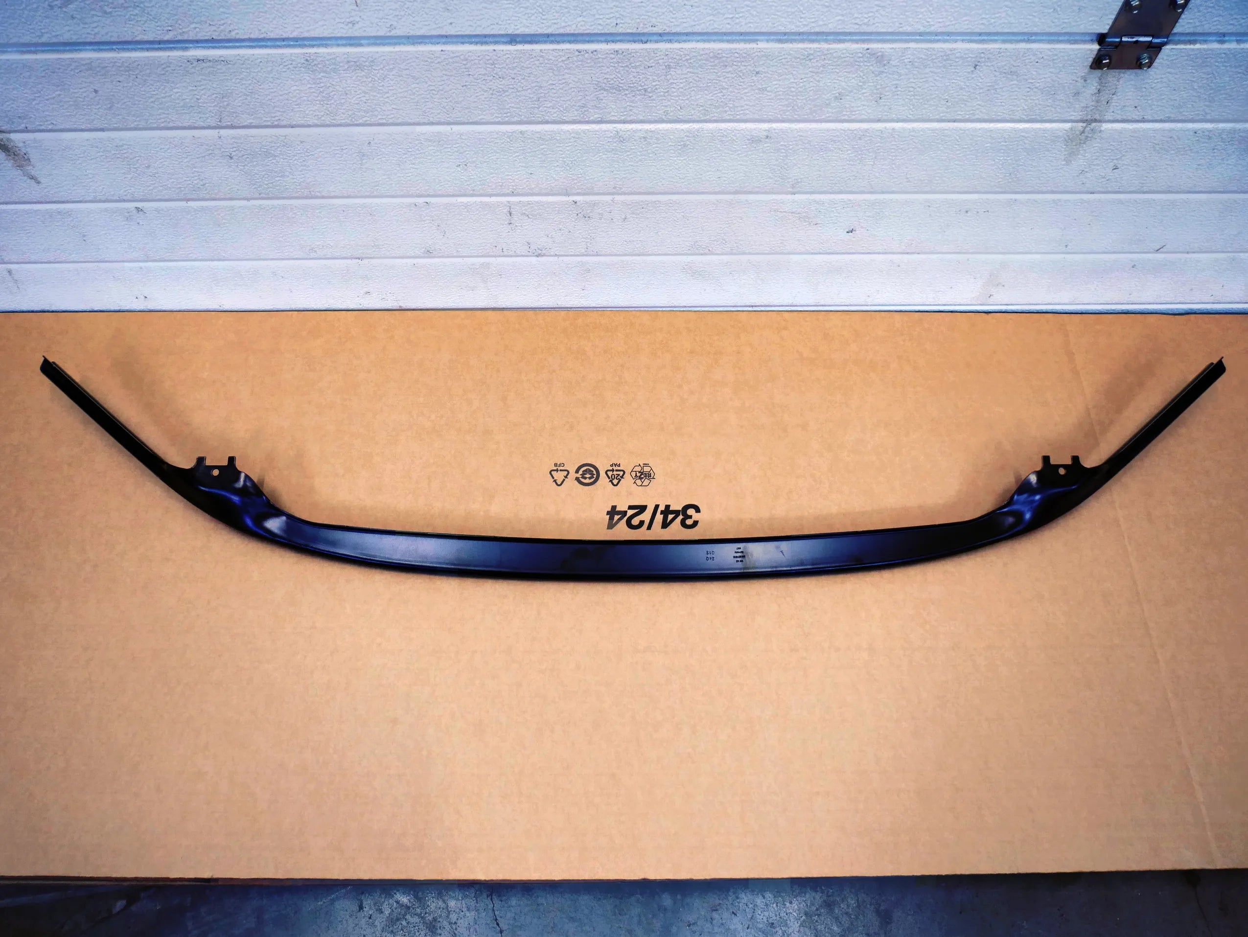Belka wzmocnienie zderzaka przód 3G8807651D VW ARTEON LIFT