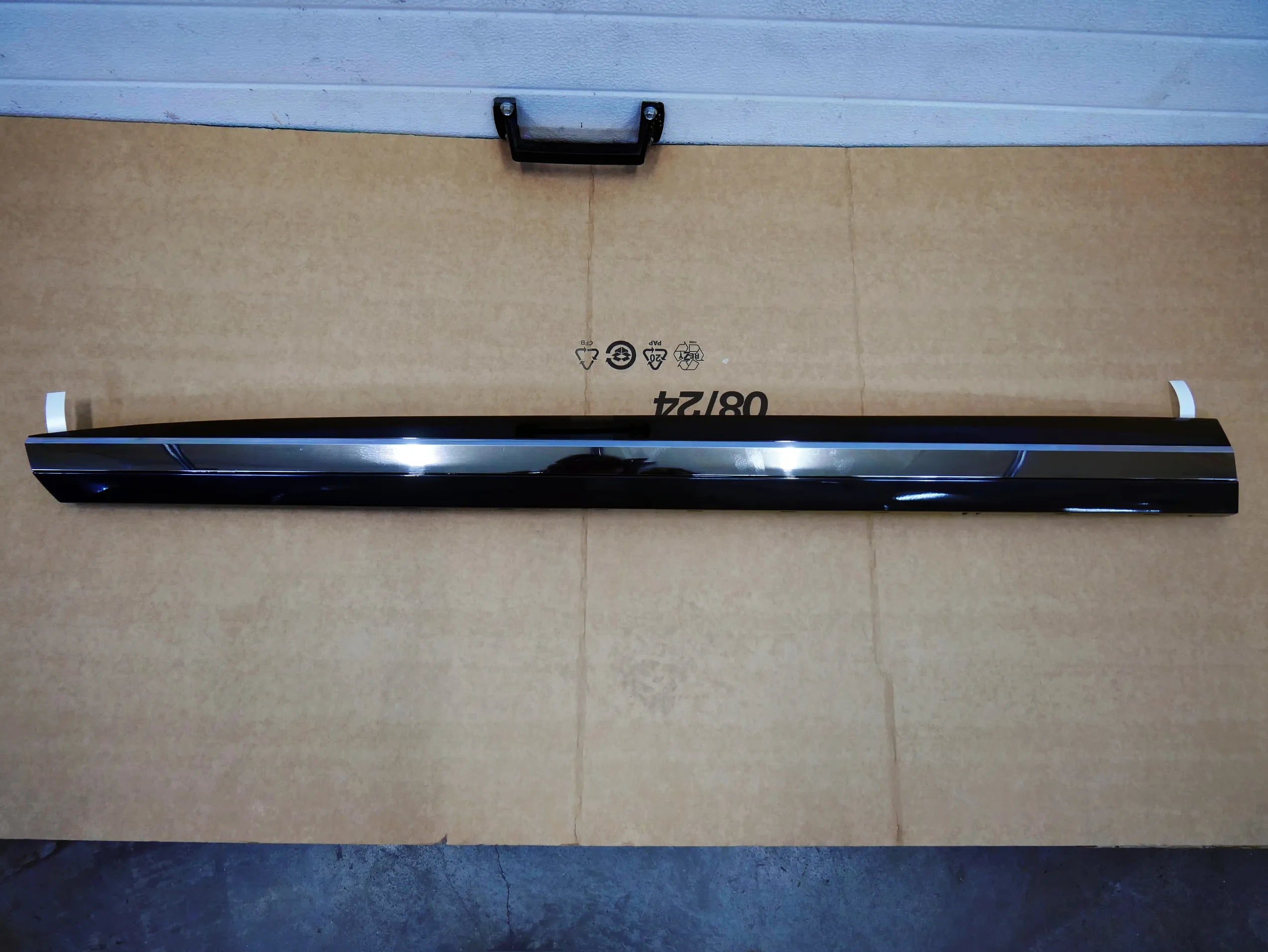 Listwa dolna drzwi przód przednia lewa 3G8854879B LB7R VW ARTEON