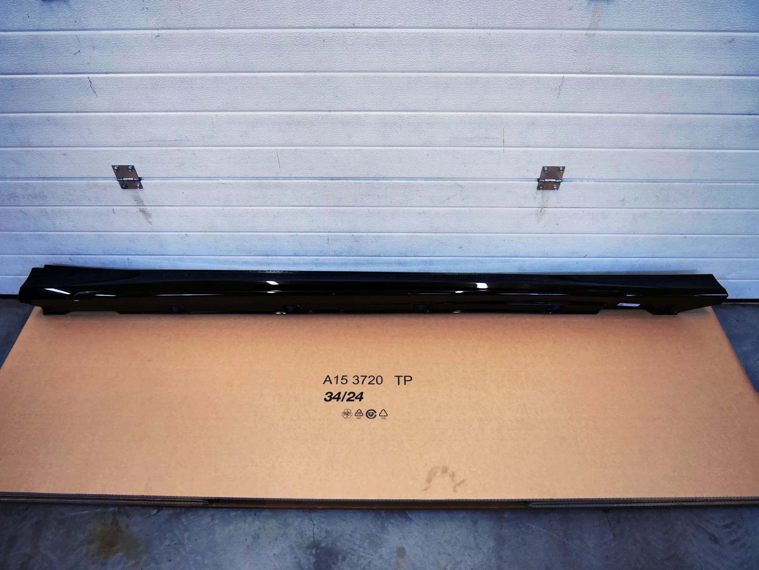 Listwa progowa nakładka progu prawa 14A853856C L041 VW ID.7 ID7