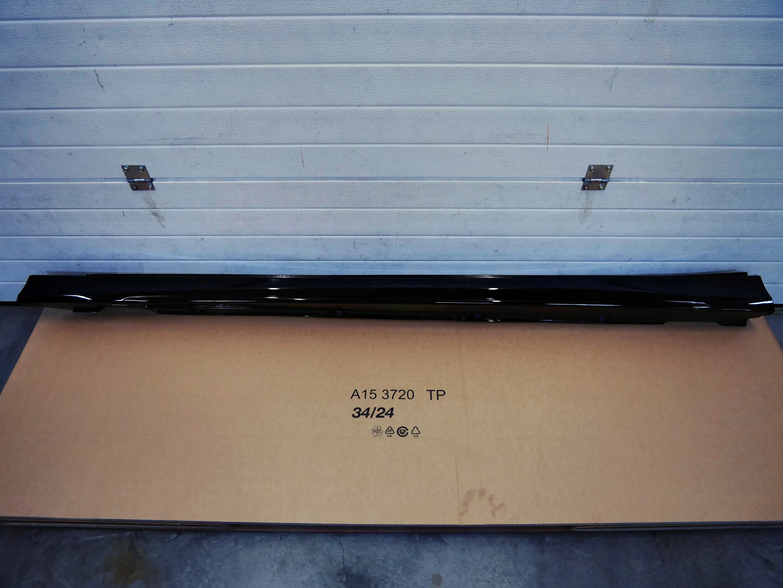 Listwa progowa nakładka progu lewa 14A853855C L041 VW ID.7 ID7