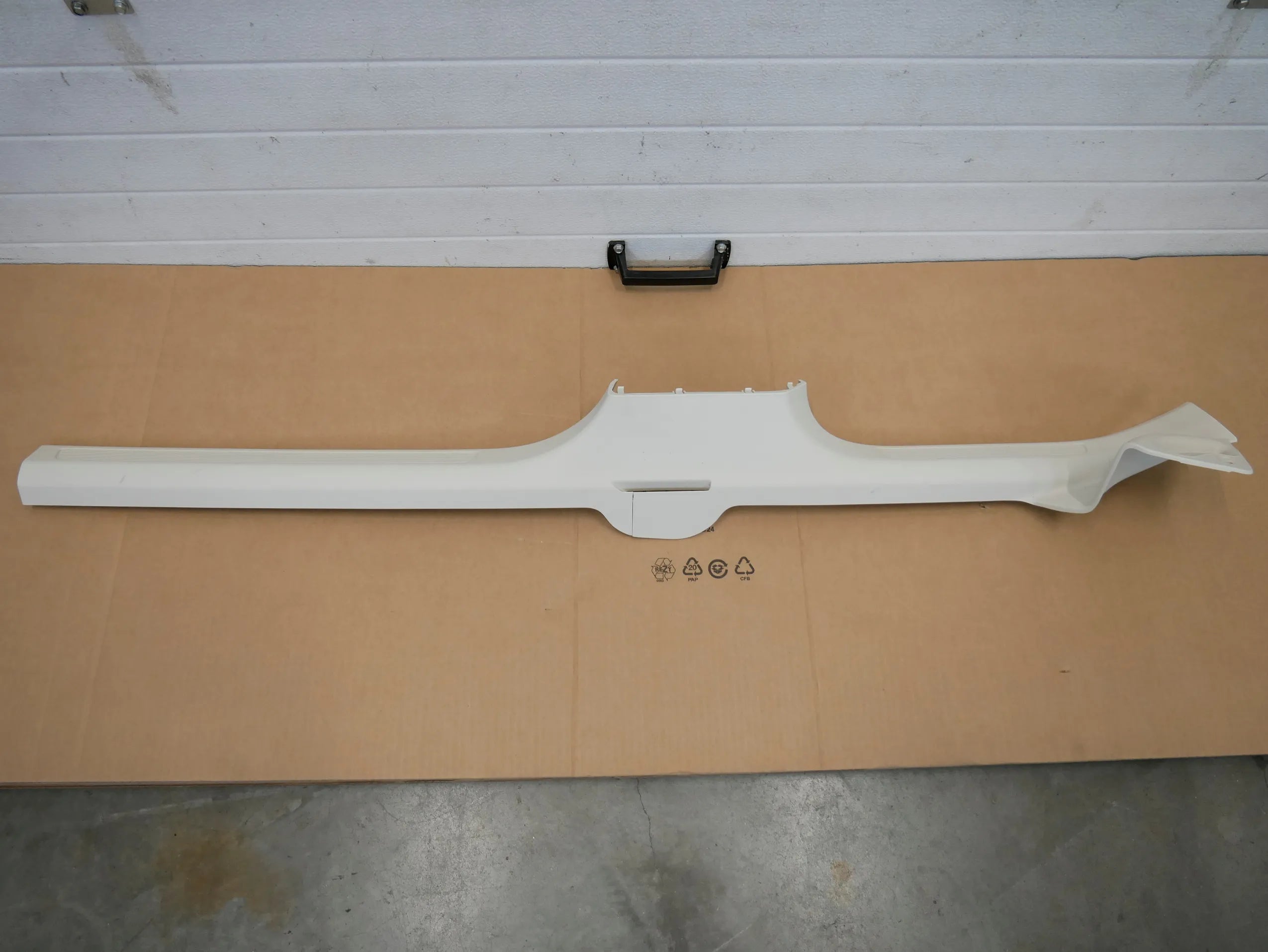 Osłona listwa progu prawa beżowa 3G0853372G VW PASSAT B8