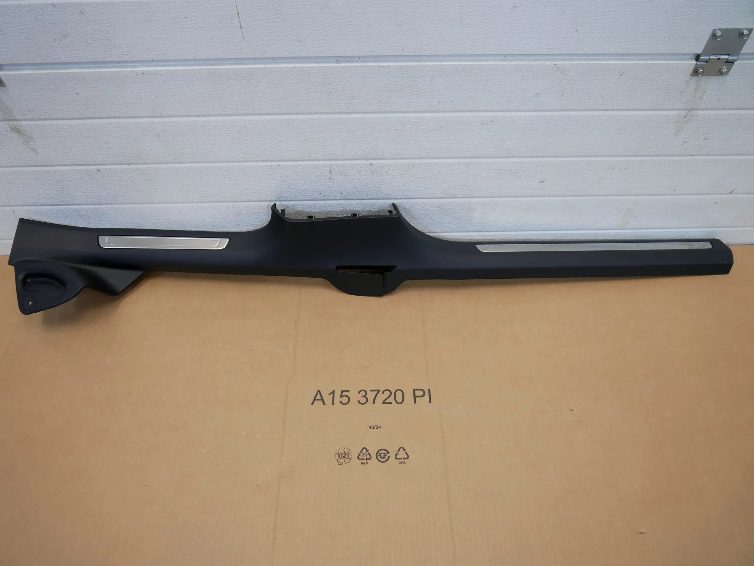 Osłona listwa progu prawa ALLTRACK 3G0853372B VW PASSAT B8