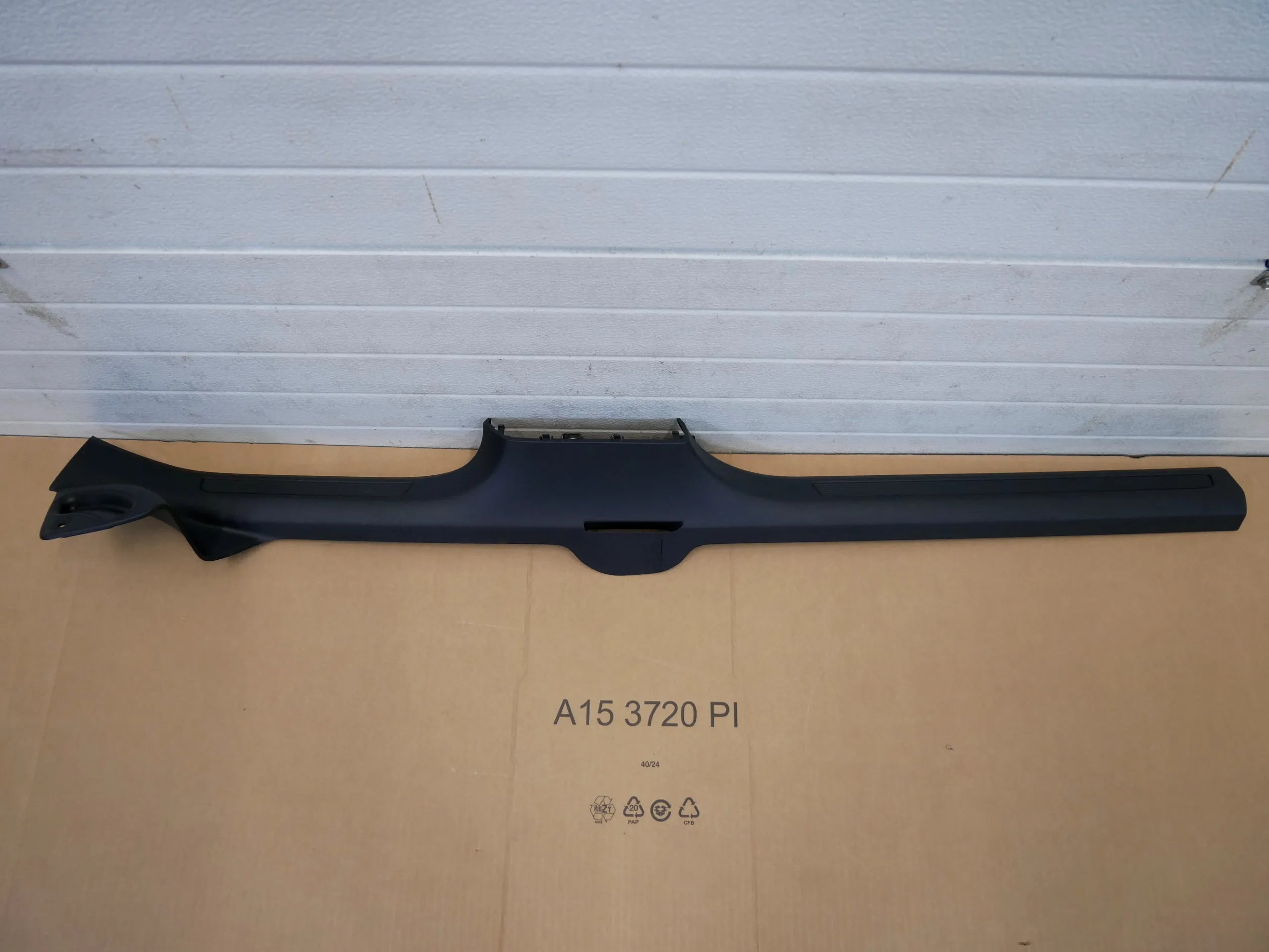Osłona listwa progu lewa 3G0853371G VW PASSAT B8