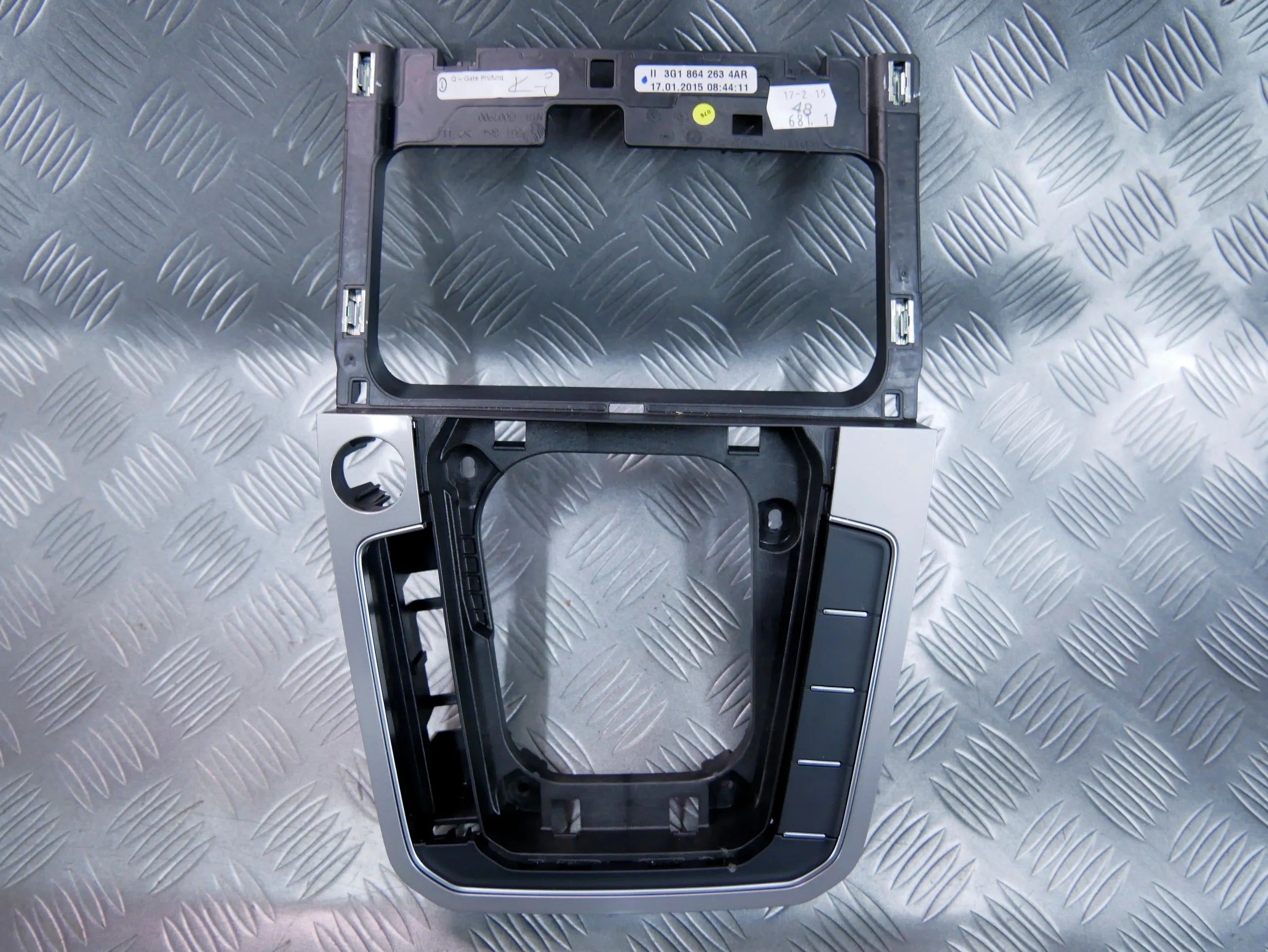 Osłona ramka tunelu 3G1864263 4AR VW PASSAT B8