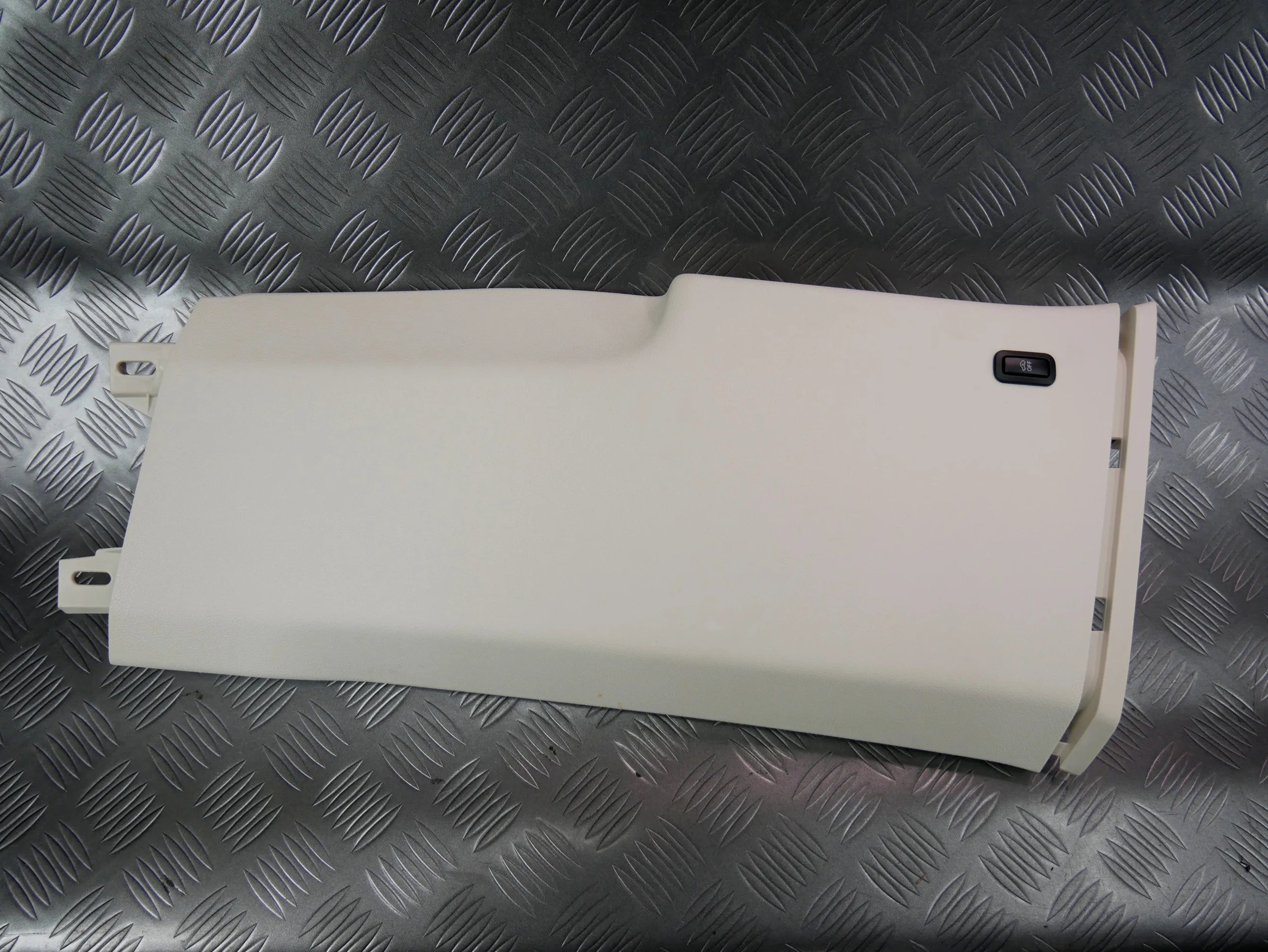 Osłona słupka środkowego dolna lewa beżowa 3G0867291B VW PASSAT B8