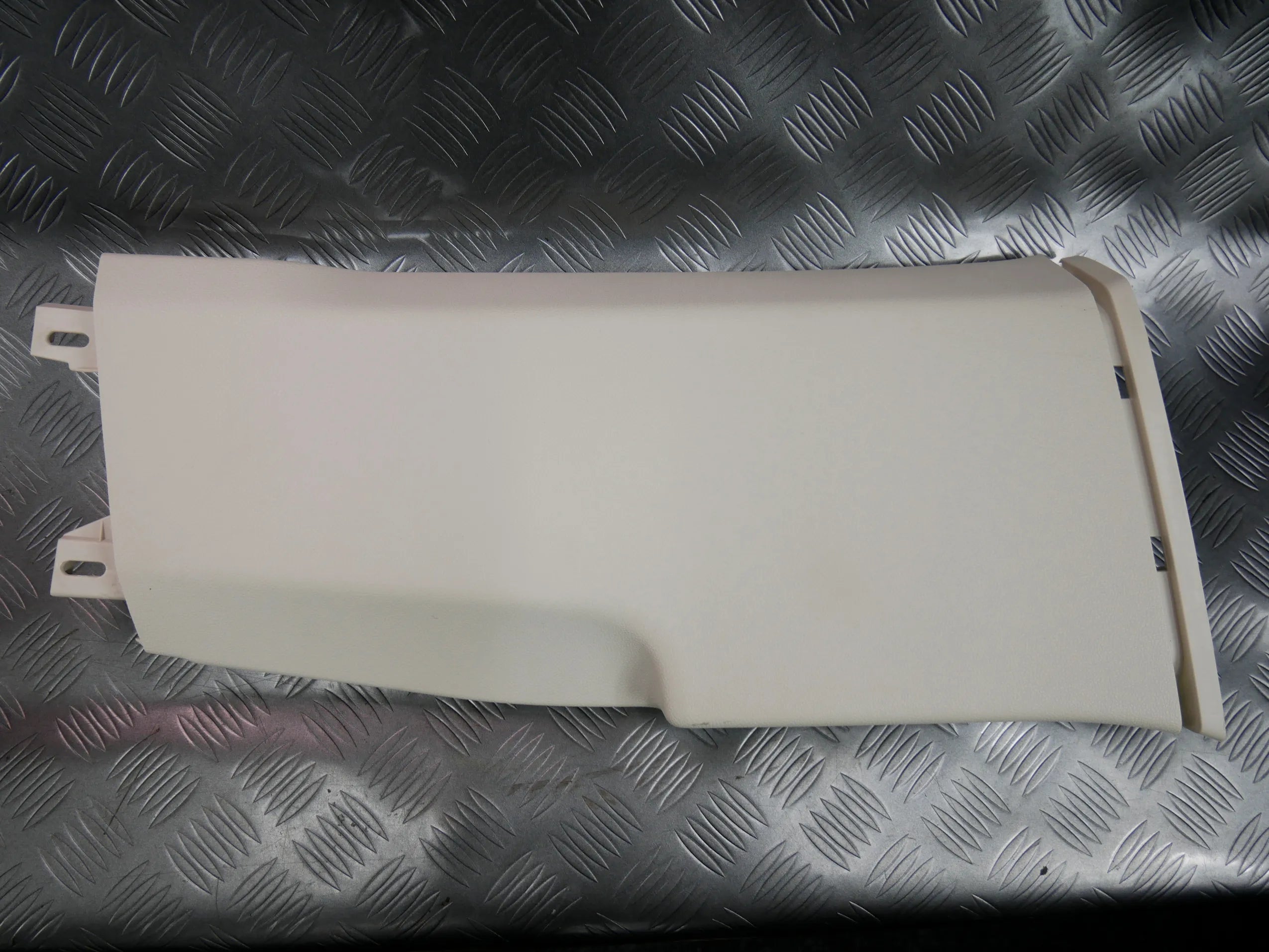 Osłona słupka środkowego dolna prawa  beżowa 3G0867292B VW PASSAT B8