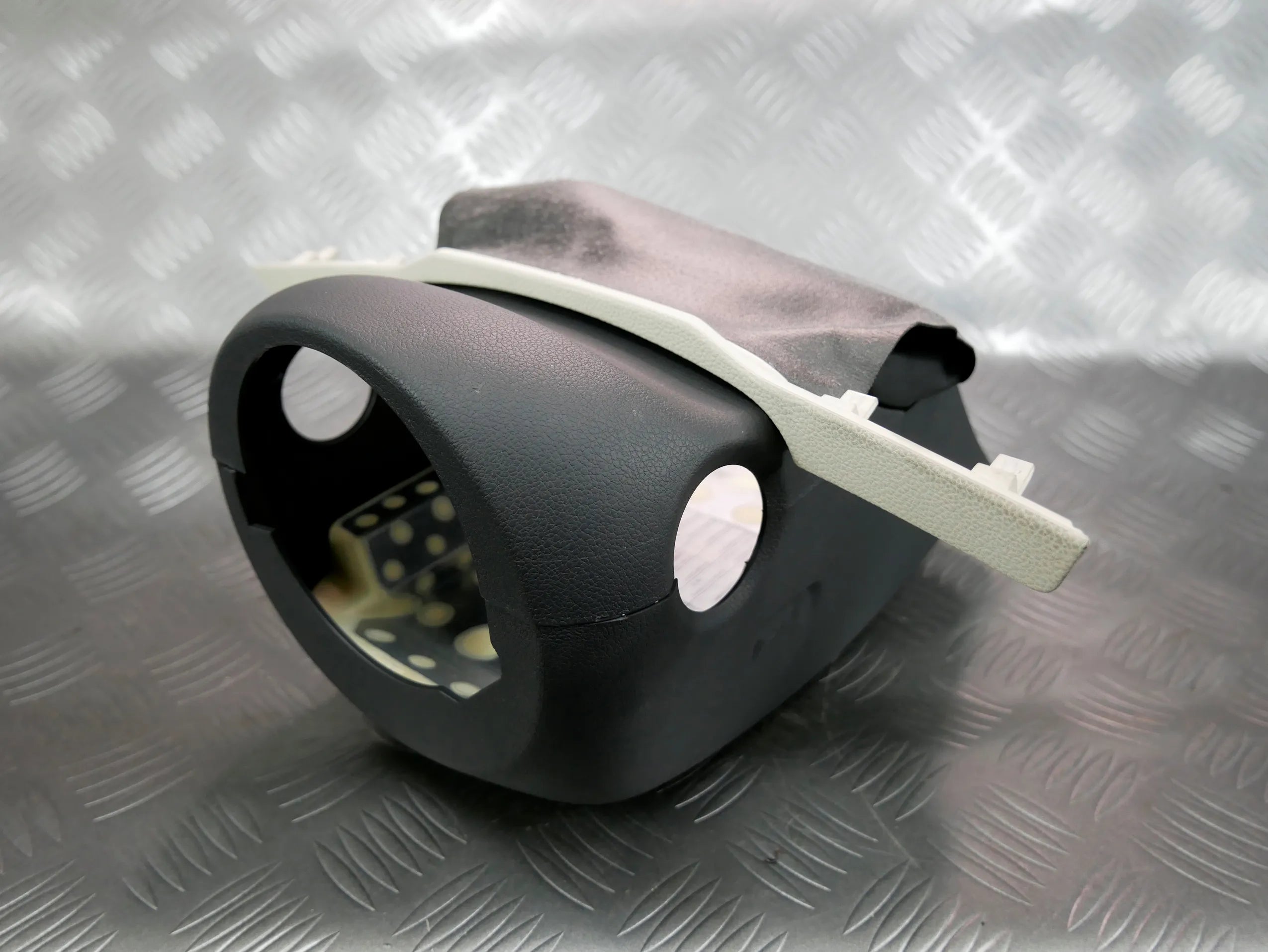 Obudowa kolumny kierownicy 3G1857053 VW PASSAT B8