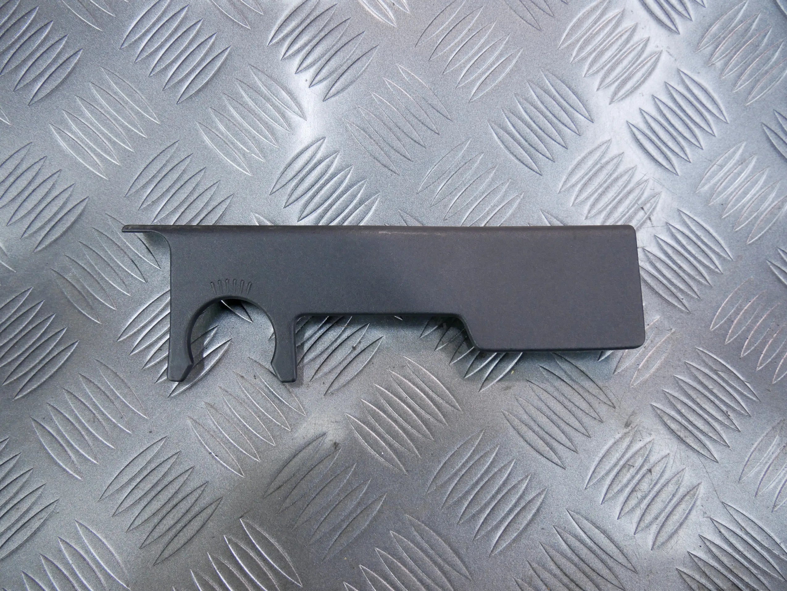 Osłona zaślepka kanapy fotela prawa 3G0886296B VW PASSAT B8