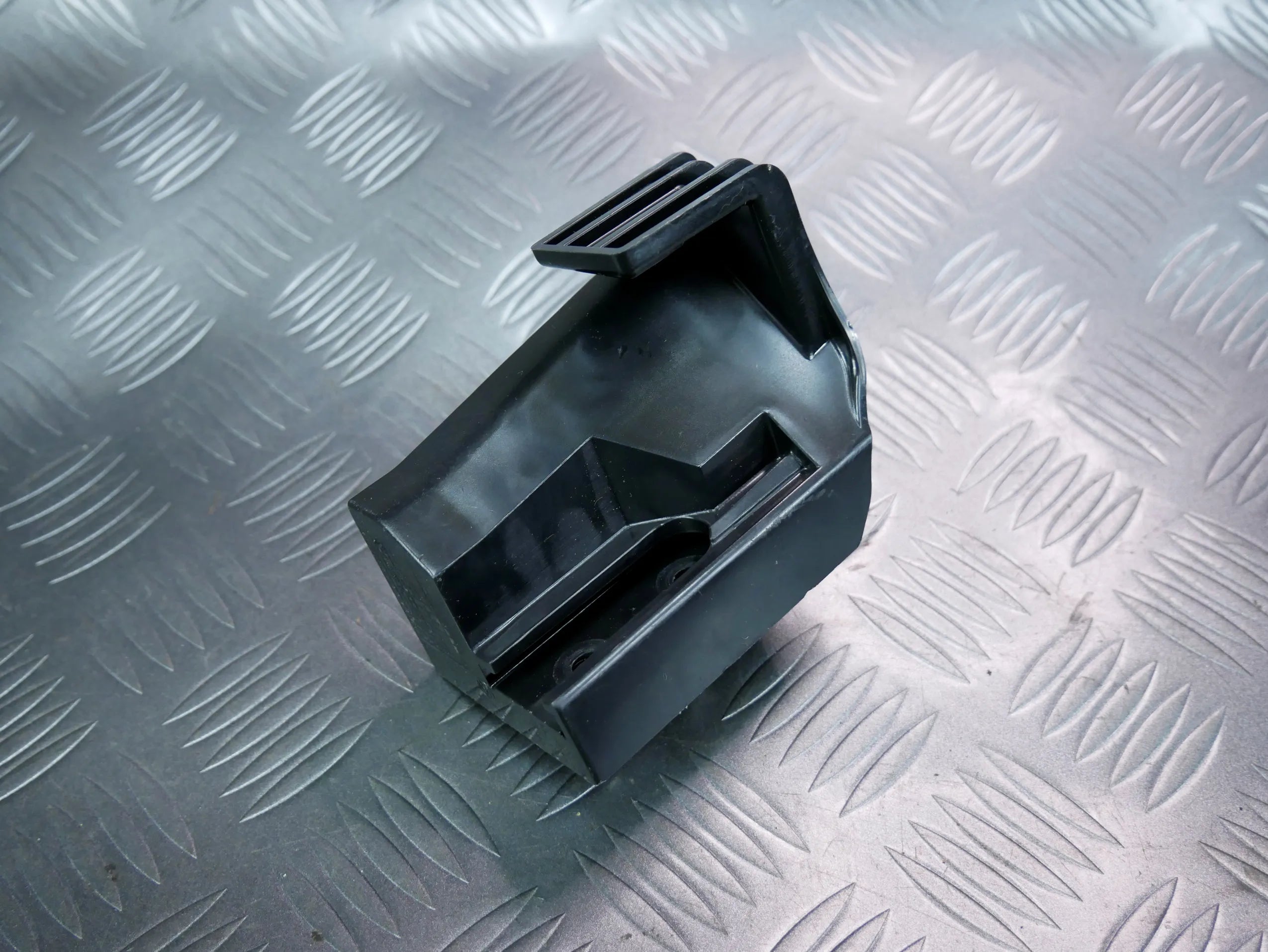 Prowadnica pasa tył lewa 3G9857781 VW PASSAT B8 KOMBI