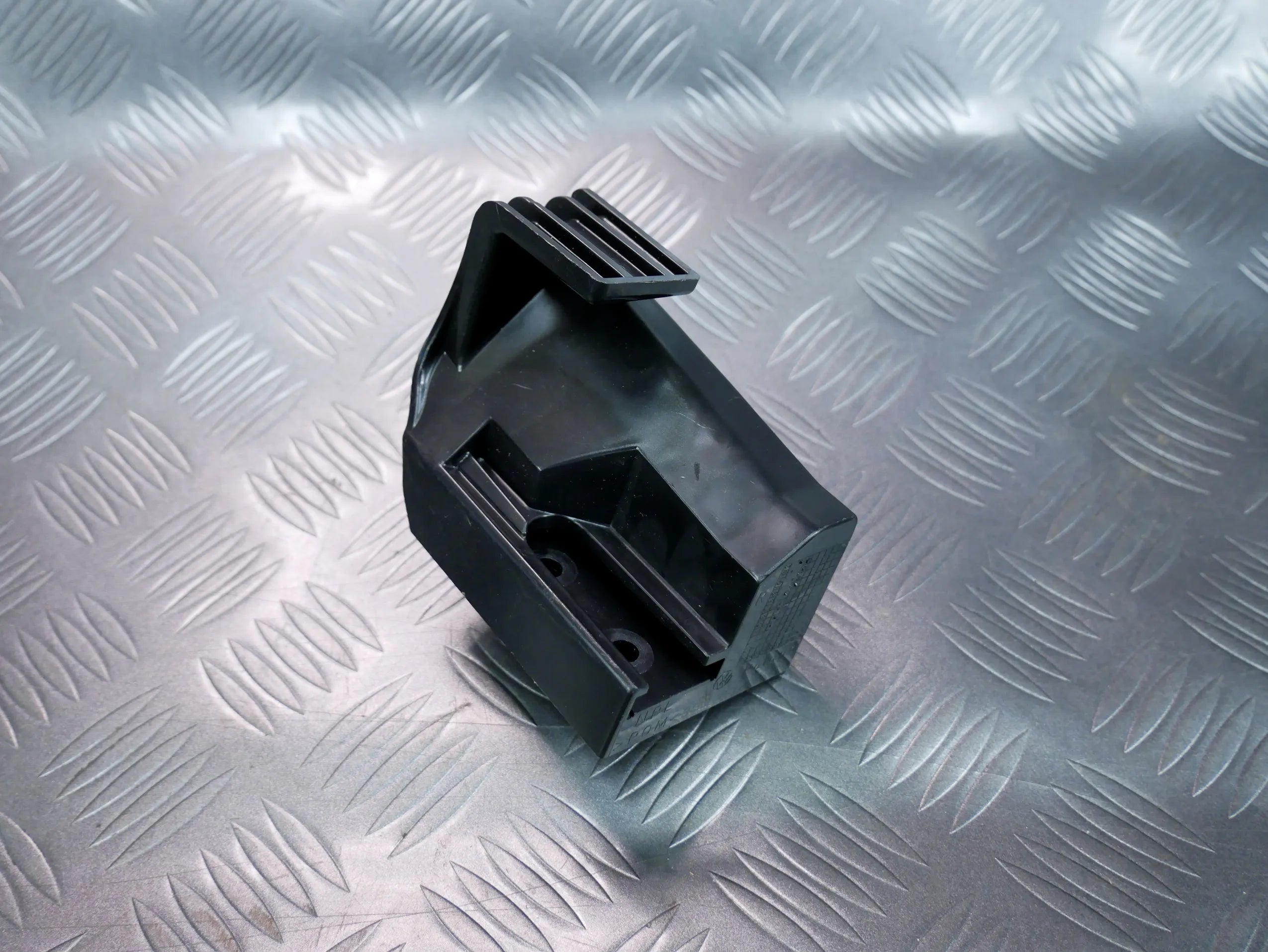 Prowadnica pasa tył prawa 3G9857782 VW PASSAT B8 KOMBI