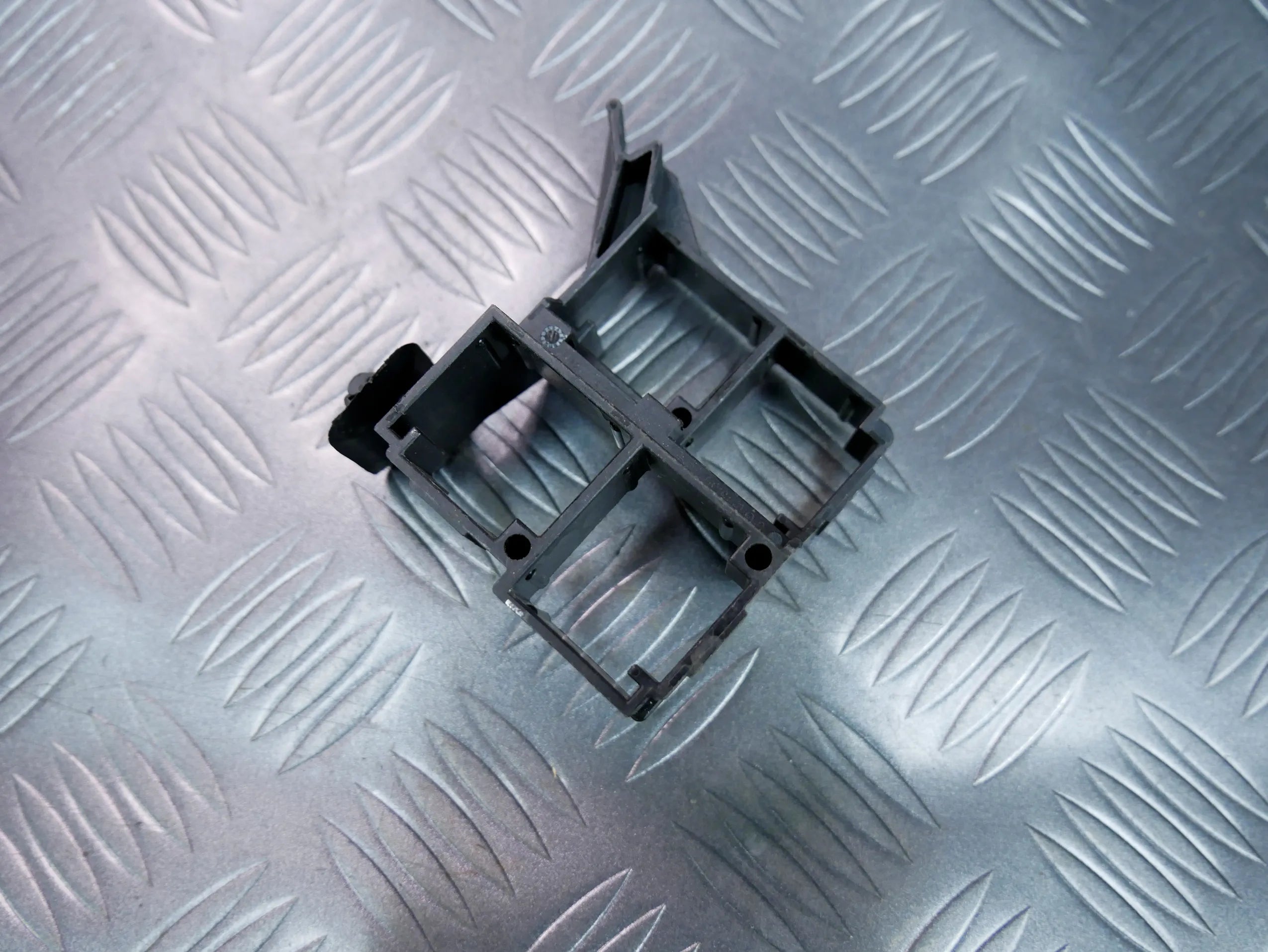 Uchwyt mocowanie wtyczek 3G0937545 VW PASSAT B8