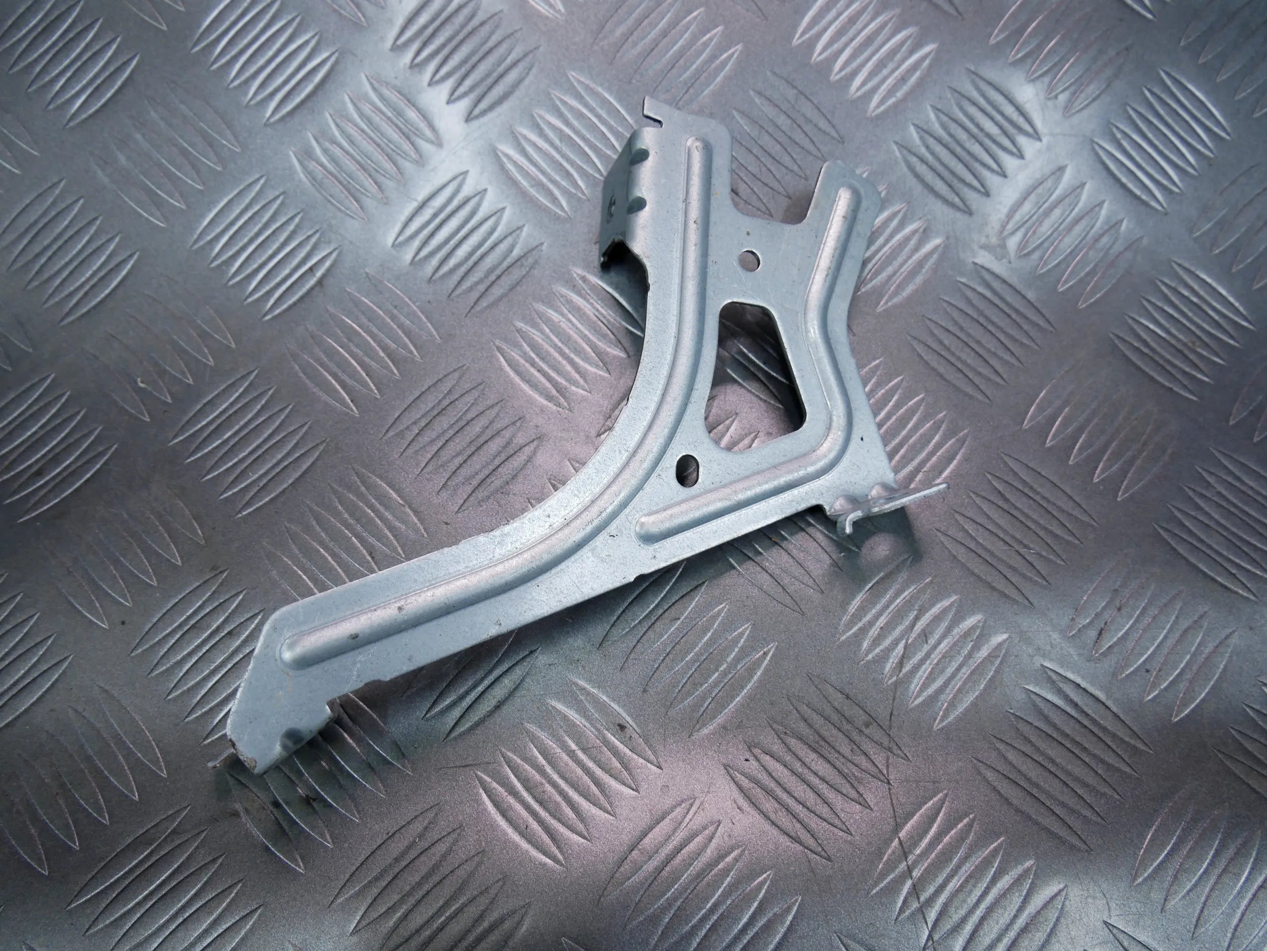 Mocowanie poduszki airbag lewe 3G8880505 VW PASSAT B8