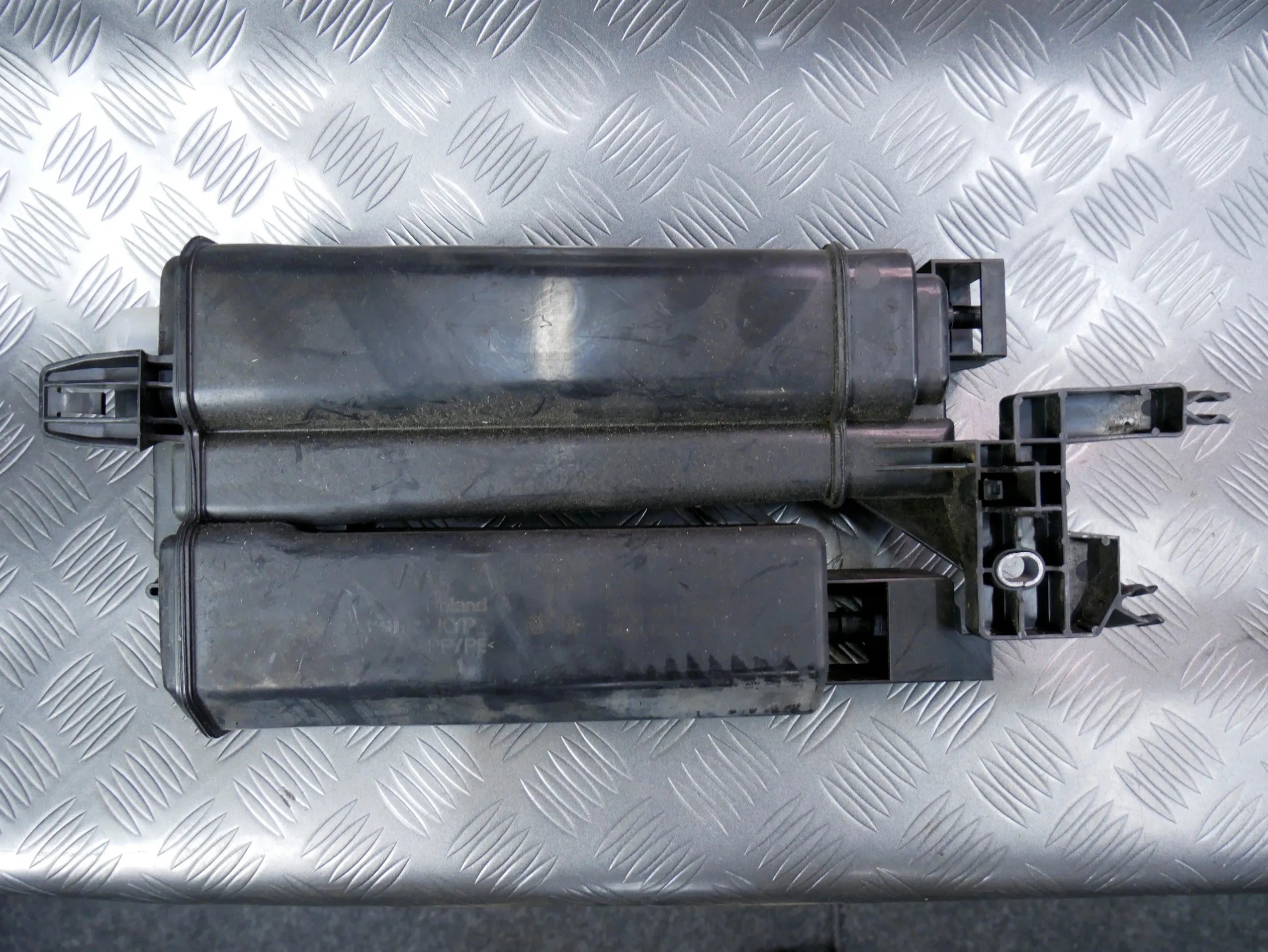 Filtr węglowy oparów paliwa 3Q0201801 VW PASSAT B8 2.0 TSI