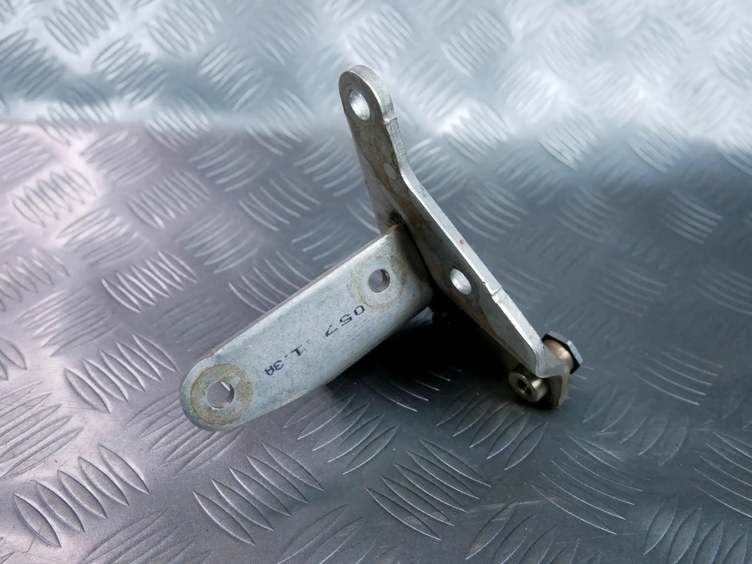 Wspornik mocowanie DPF 04L131561J VW PASSAT B8 2.0 TDI