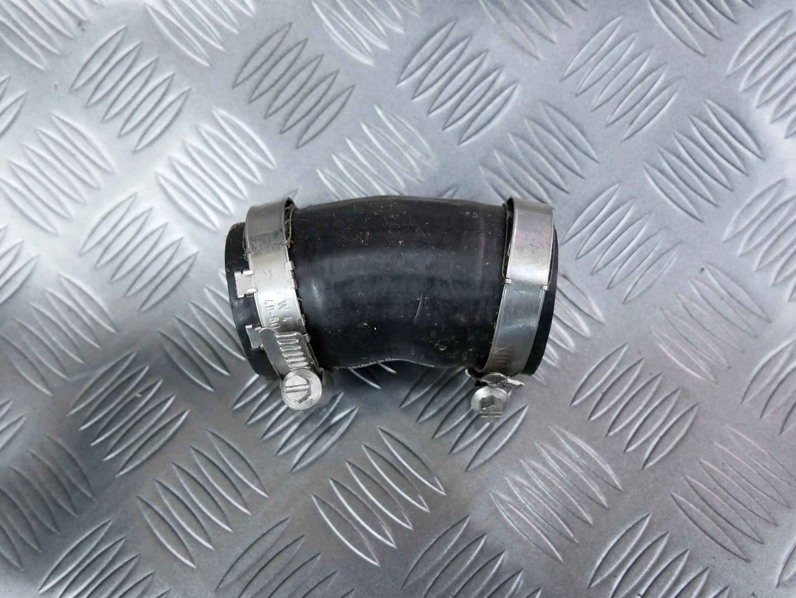 Rura wąż powietrza IC 5Q0145828 VW PASSAT B8 2.0 TSI