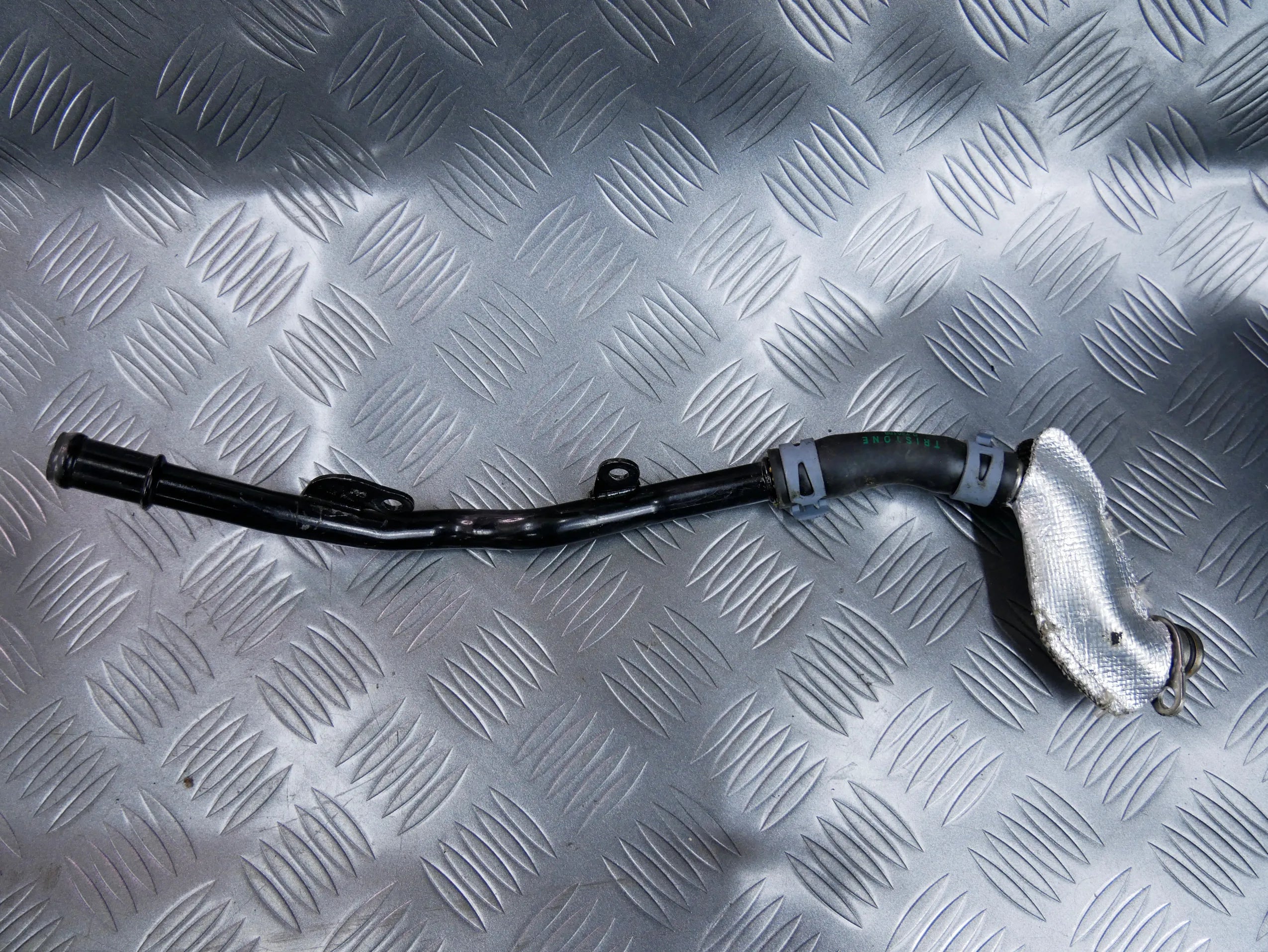 Rura wąż wody 06K121085D VW PASSAT B8 2.0 TSI