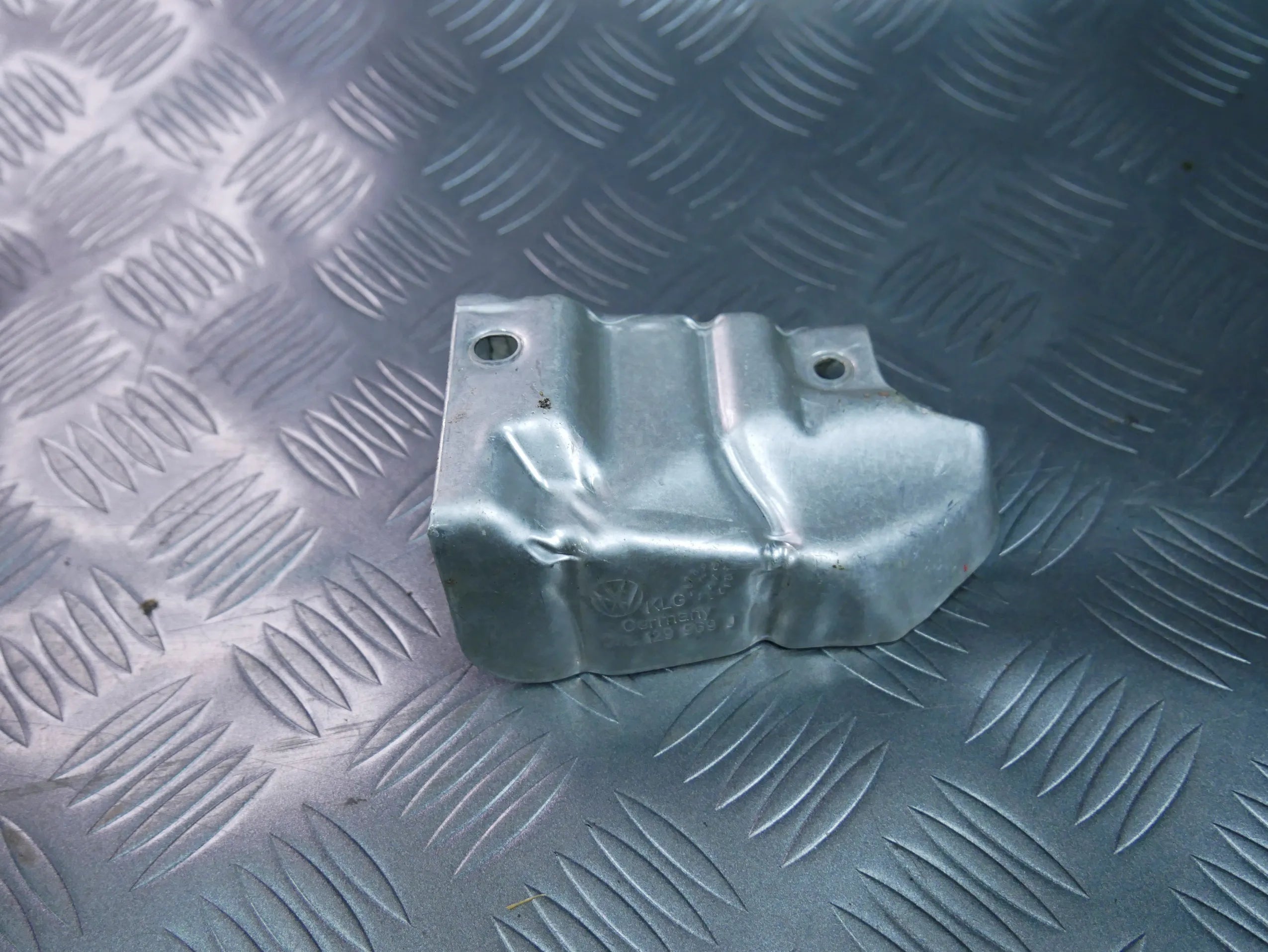 Osłona termiczna turbiny 04L129969J VW PASSAT B8 2.0 TDI