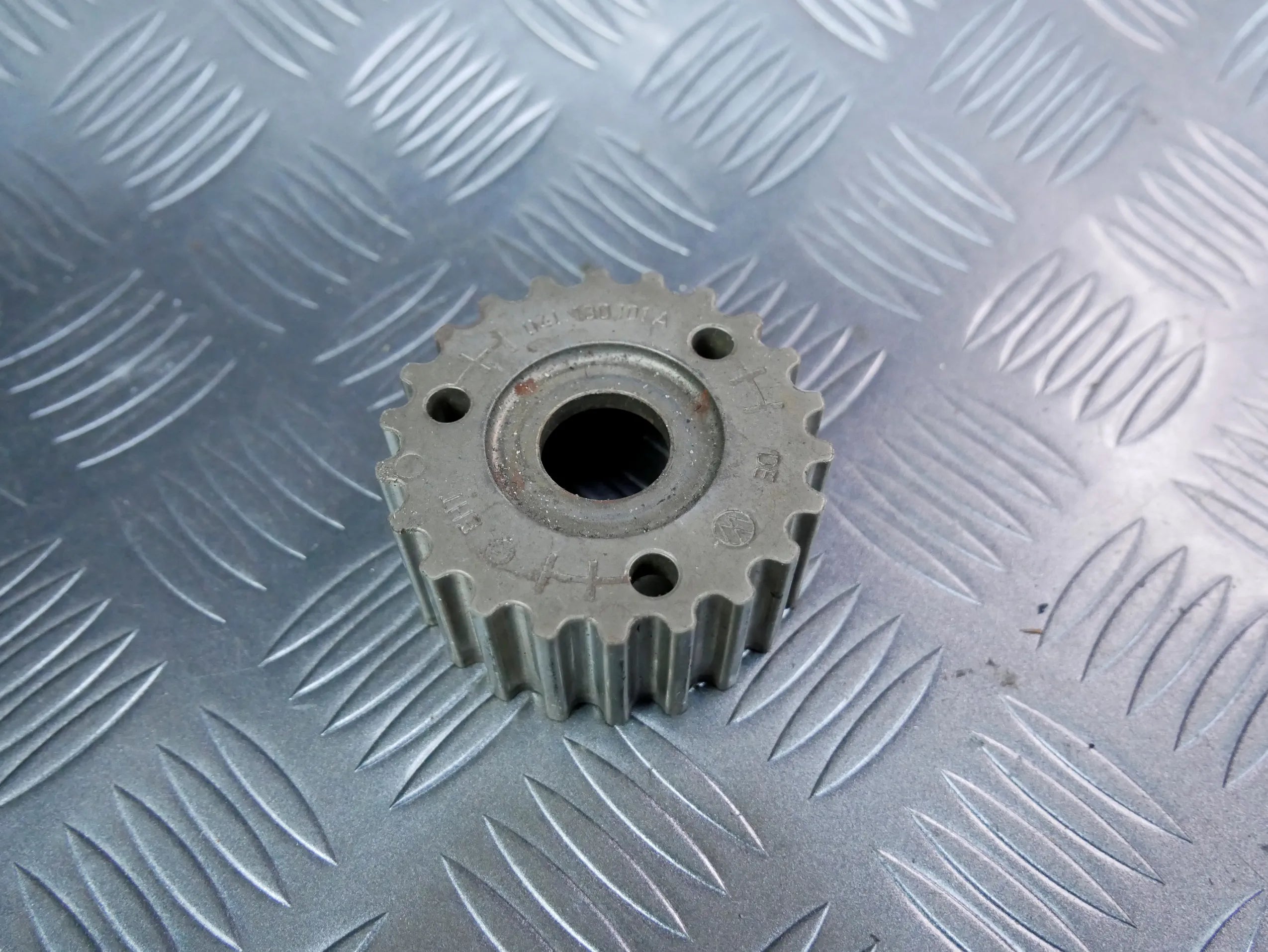 Koło zębate pasowe pompy wtryskowej 04L130101A VW PASSAT B8 2.0 TDI