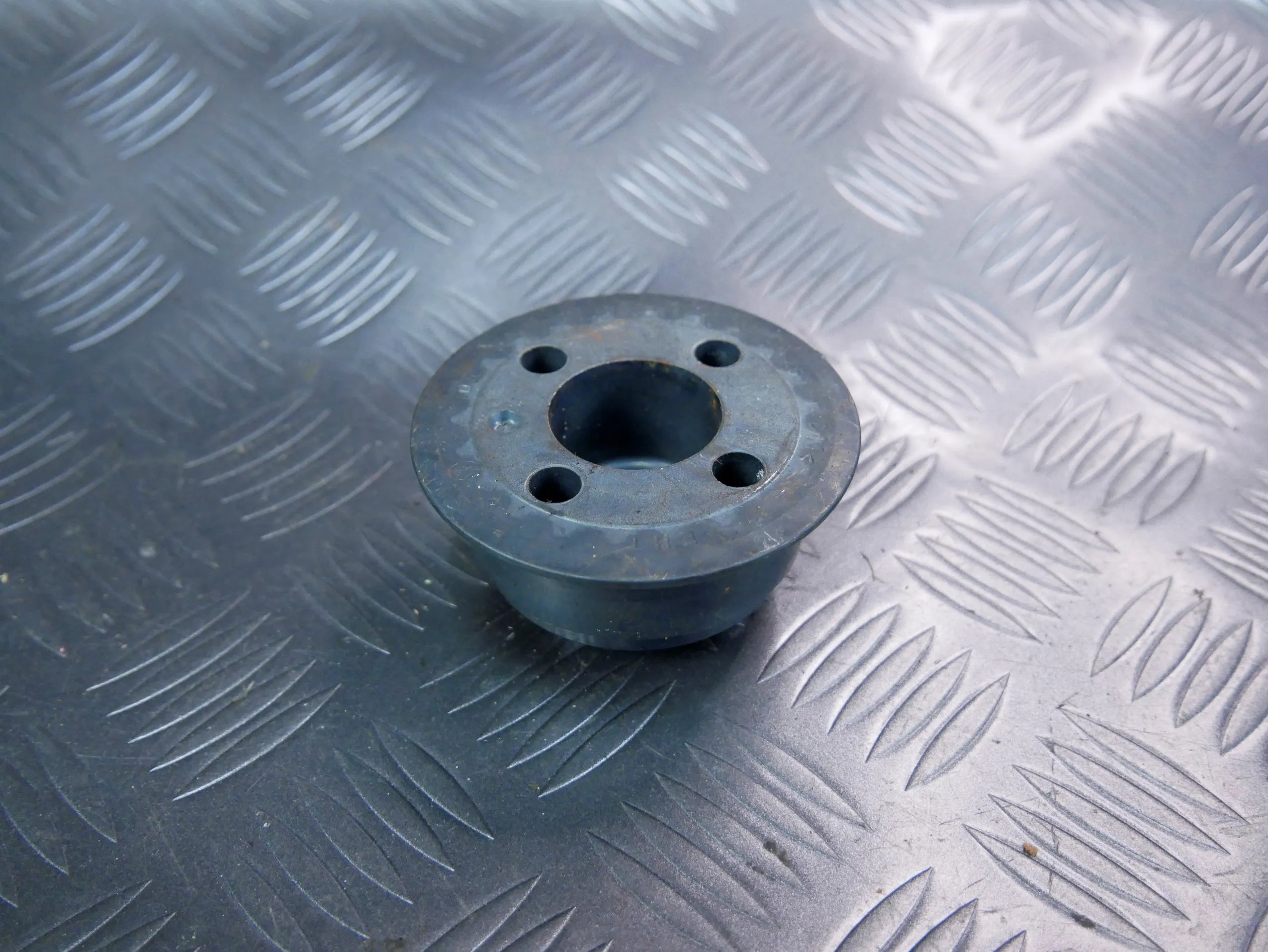 Koło pasowe wału 04L105215A VW PASSAT B8 2.0 TDI