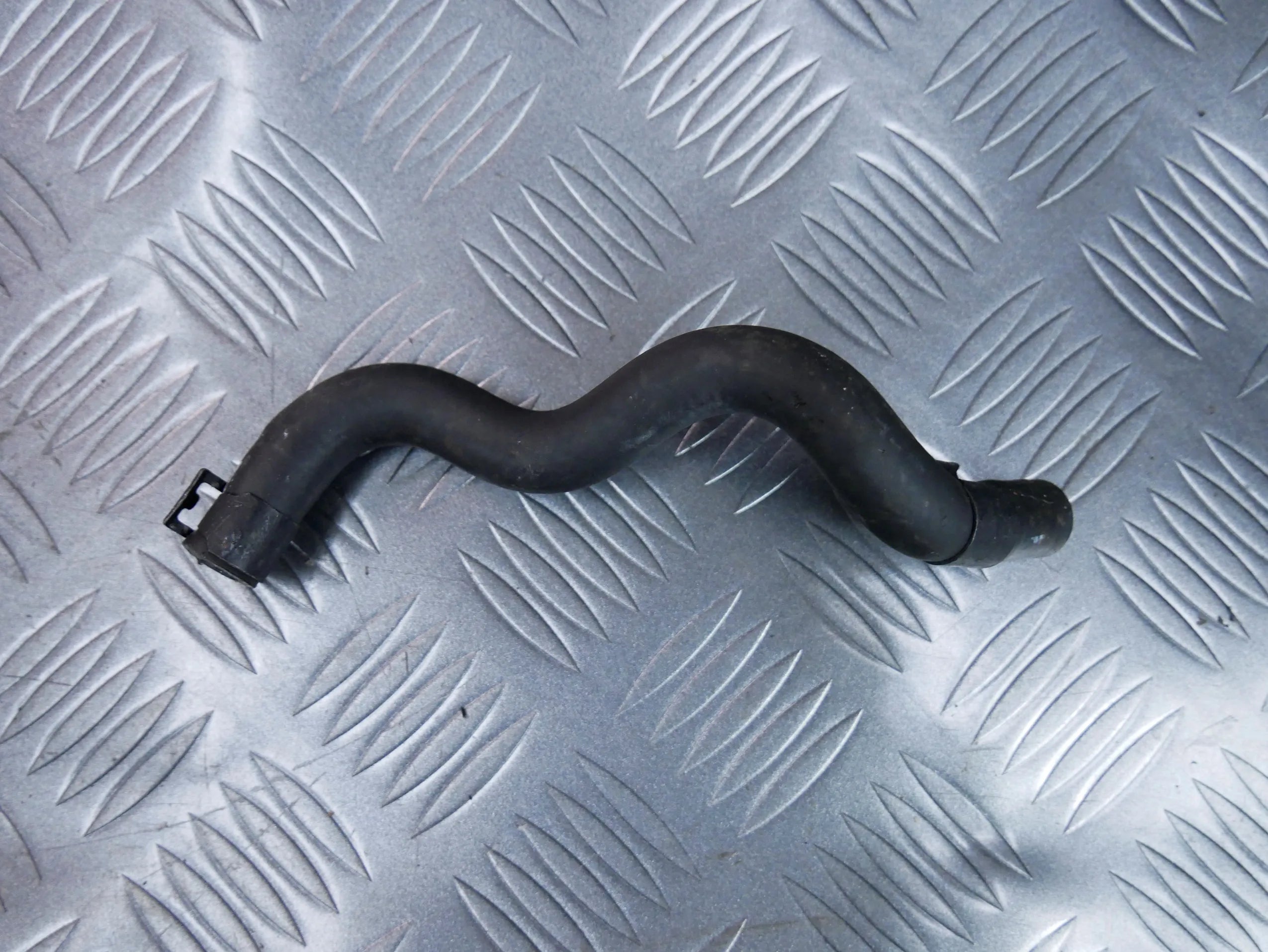 Wąż przewód czujnika DPF 04L131850A VW PASSAT B8 2.0 TDI