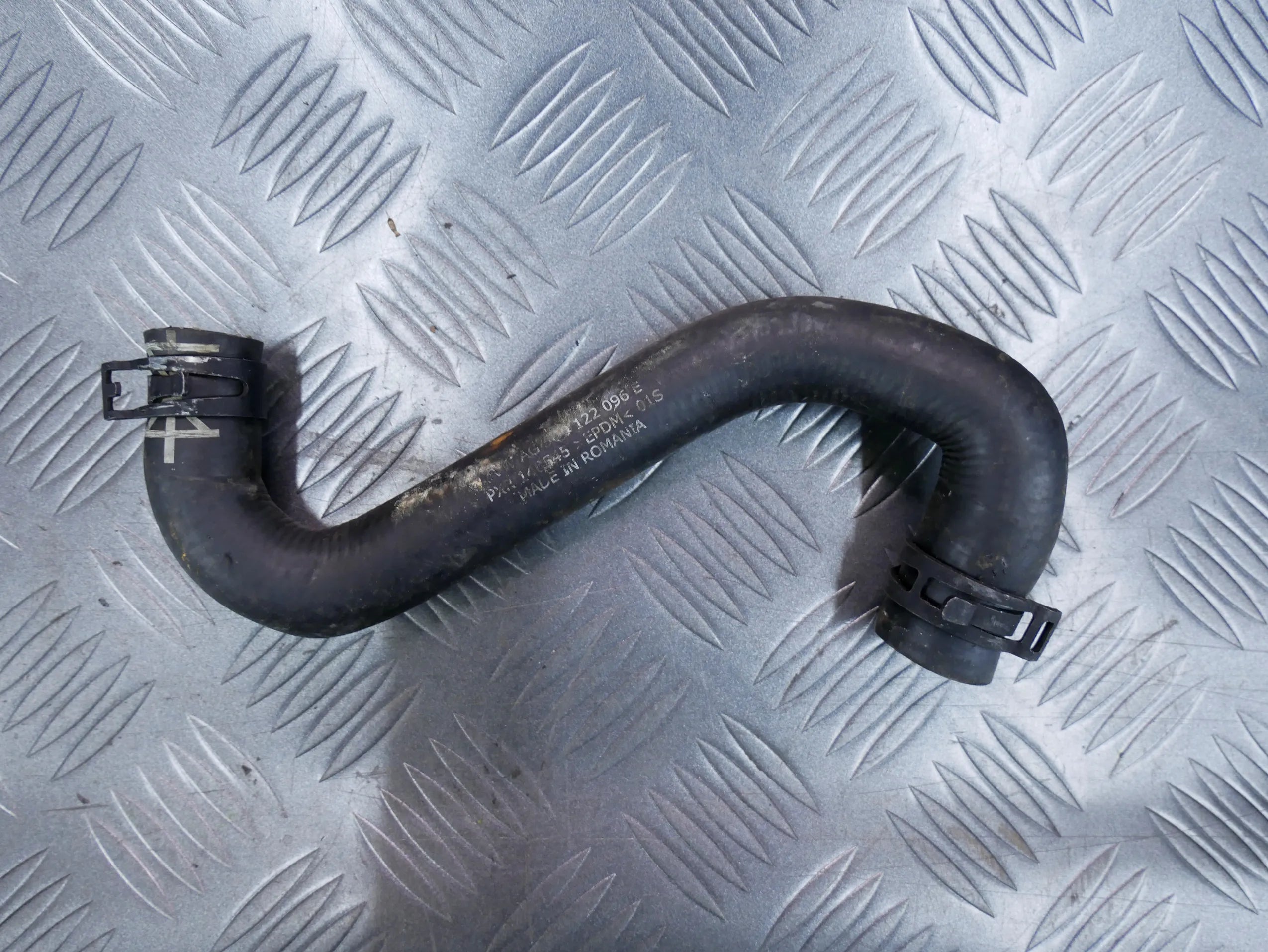 Rura wąż wody 5Q0122096E VW PASSAT B8 2.0 TDI
