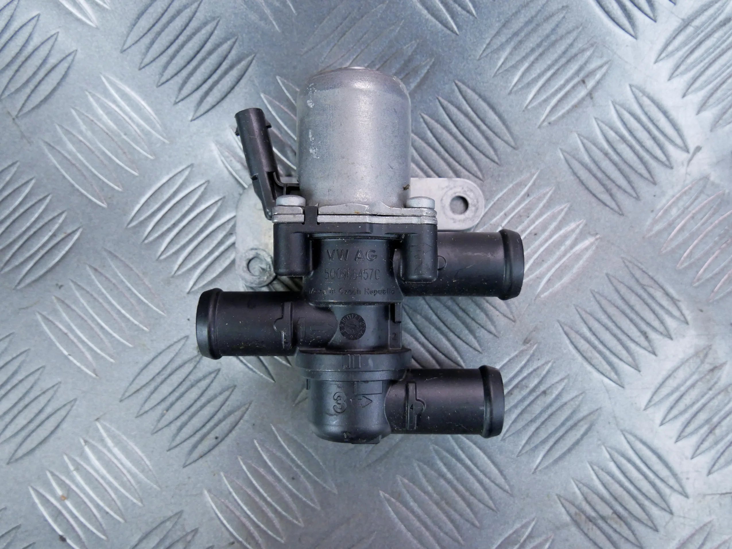 Dodatkowa pompa wody 5Q0906457C VW PASSAT GTE 1.4 TSI