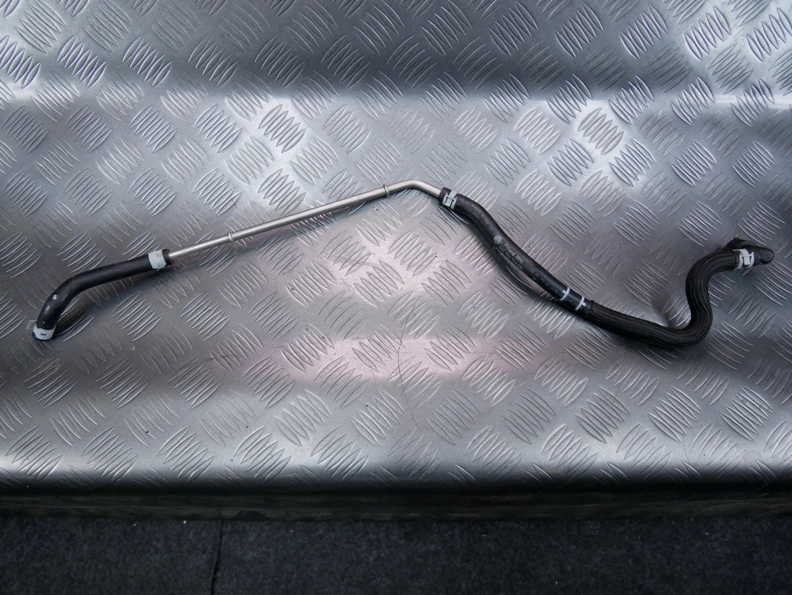 Rurka przewód paliwa 04E133723CB VW PASSAT GTE 1.4 TSI