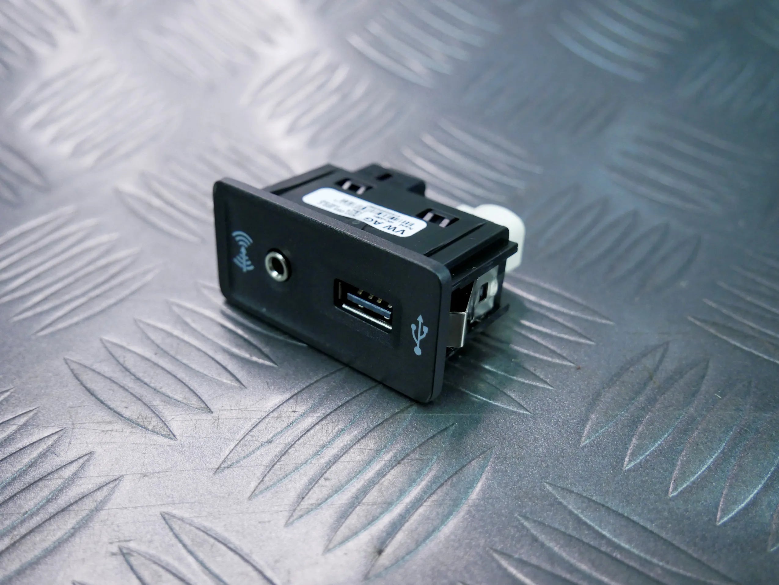 Gniazdo port USB AUX 5G0035222C VW GOLF VII