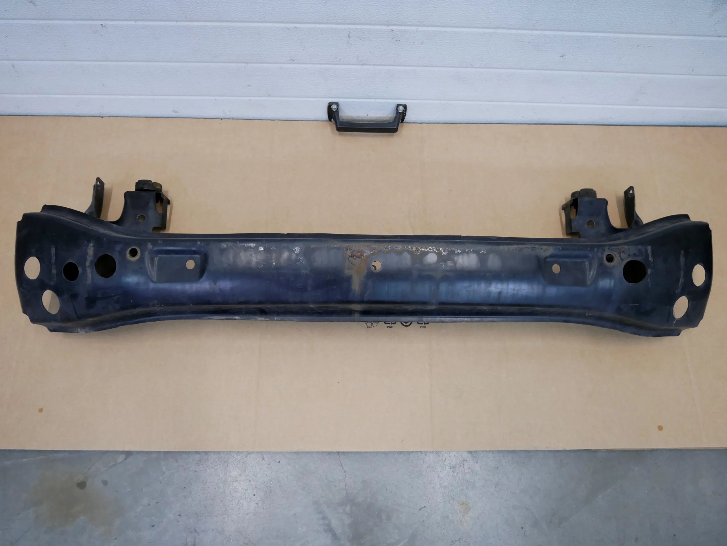 Belka zderzaka przód przedniego 7E0807109 VW T5 LIFT MULTIVAN