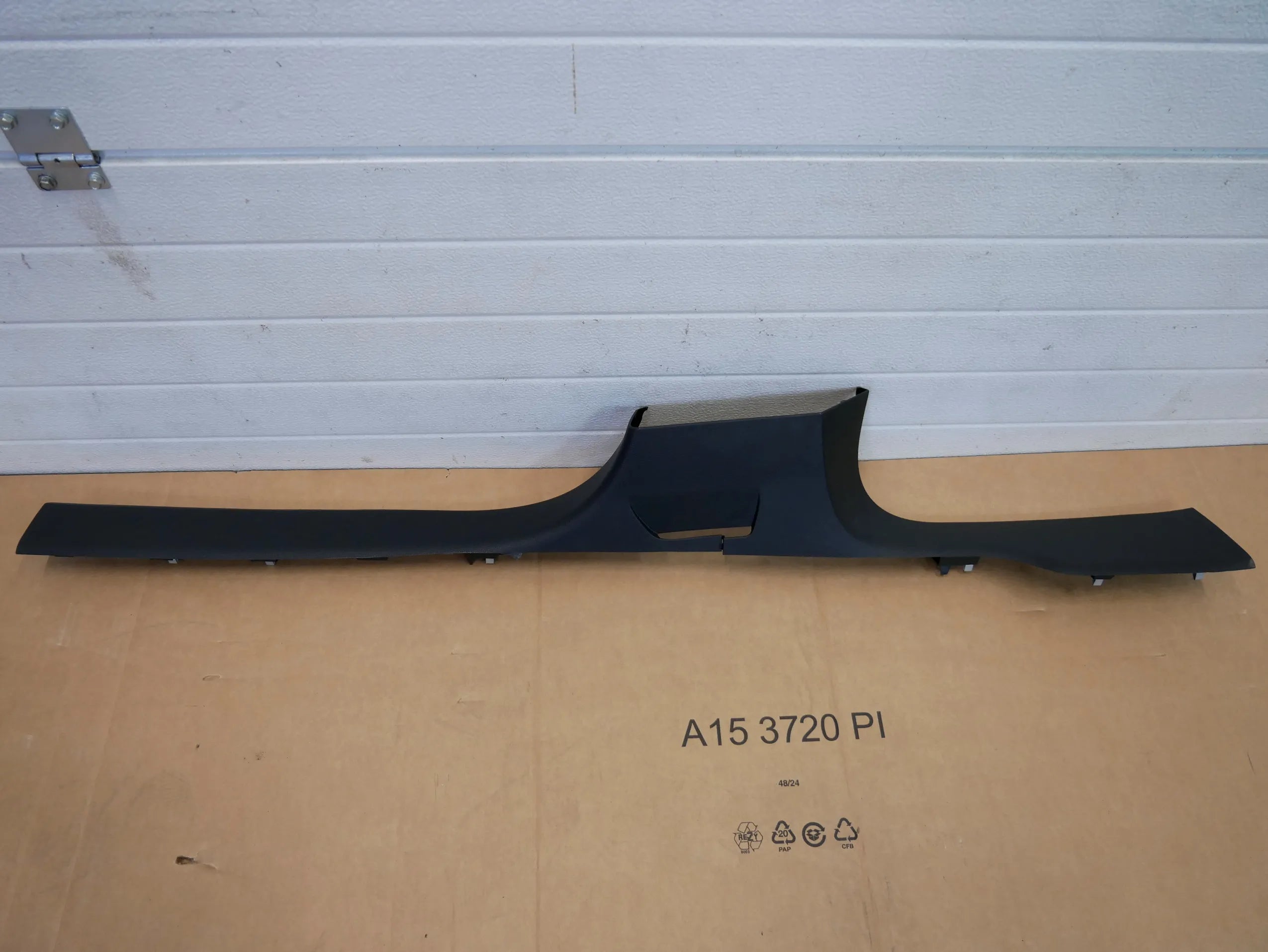 Osłona listwa progowa prawa 4M0853370D AUDI Q7 4M