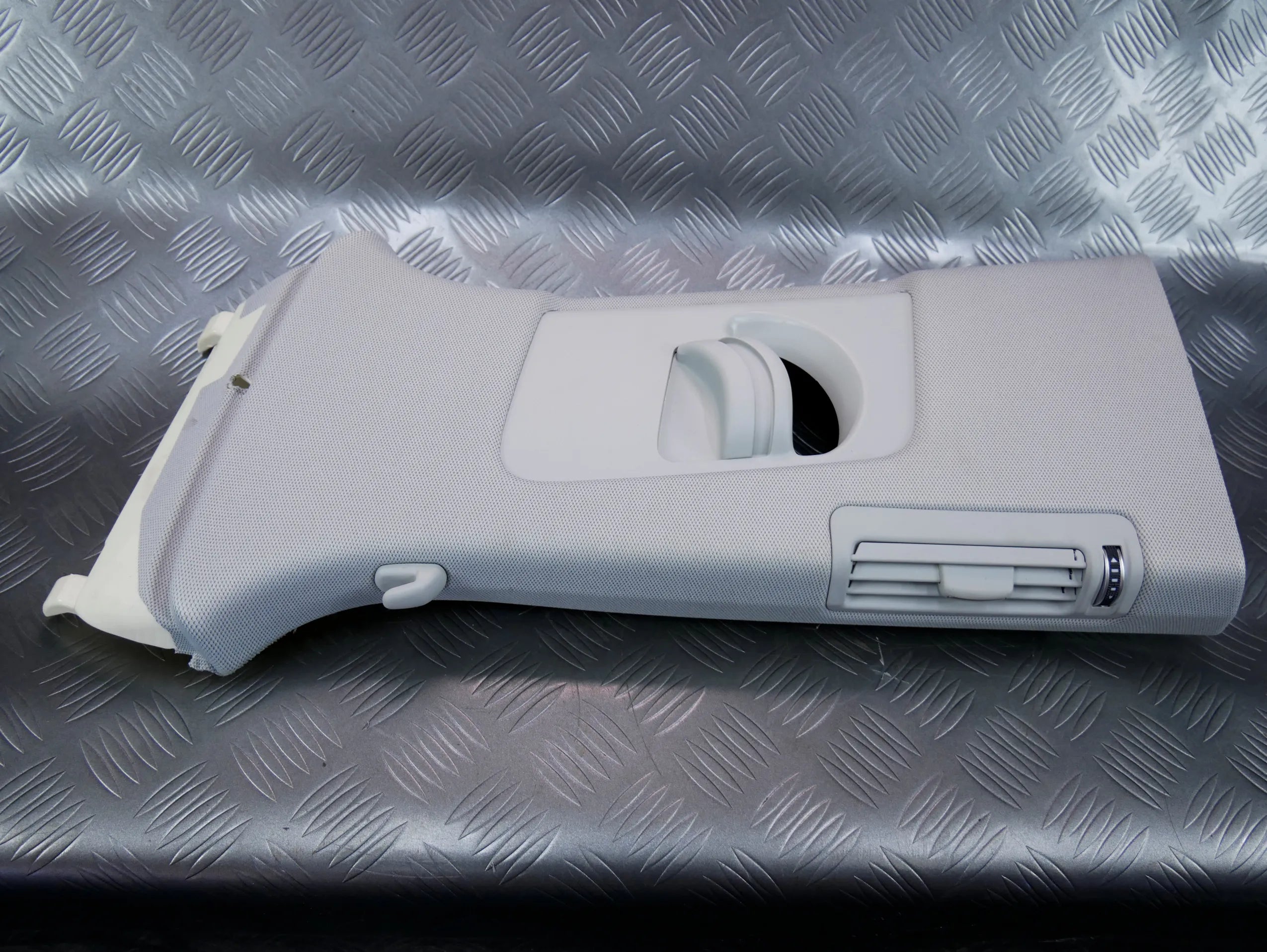 Osłona słupka środkowego górna lewa 4M0867243B AUDI Q7 4M