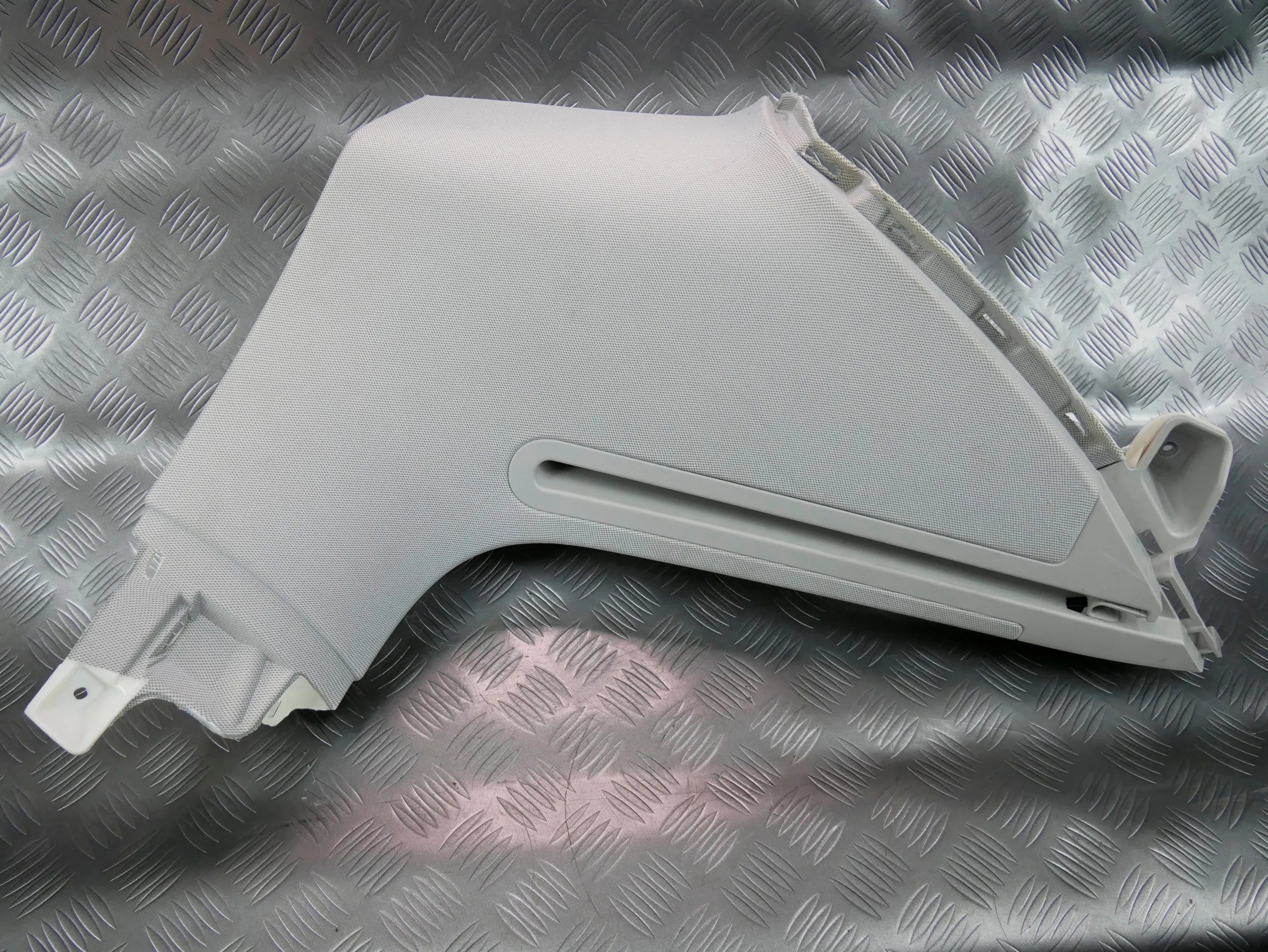 Osłona słupka D tył lewa 4M0867245D AUDI Q7 4M