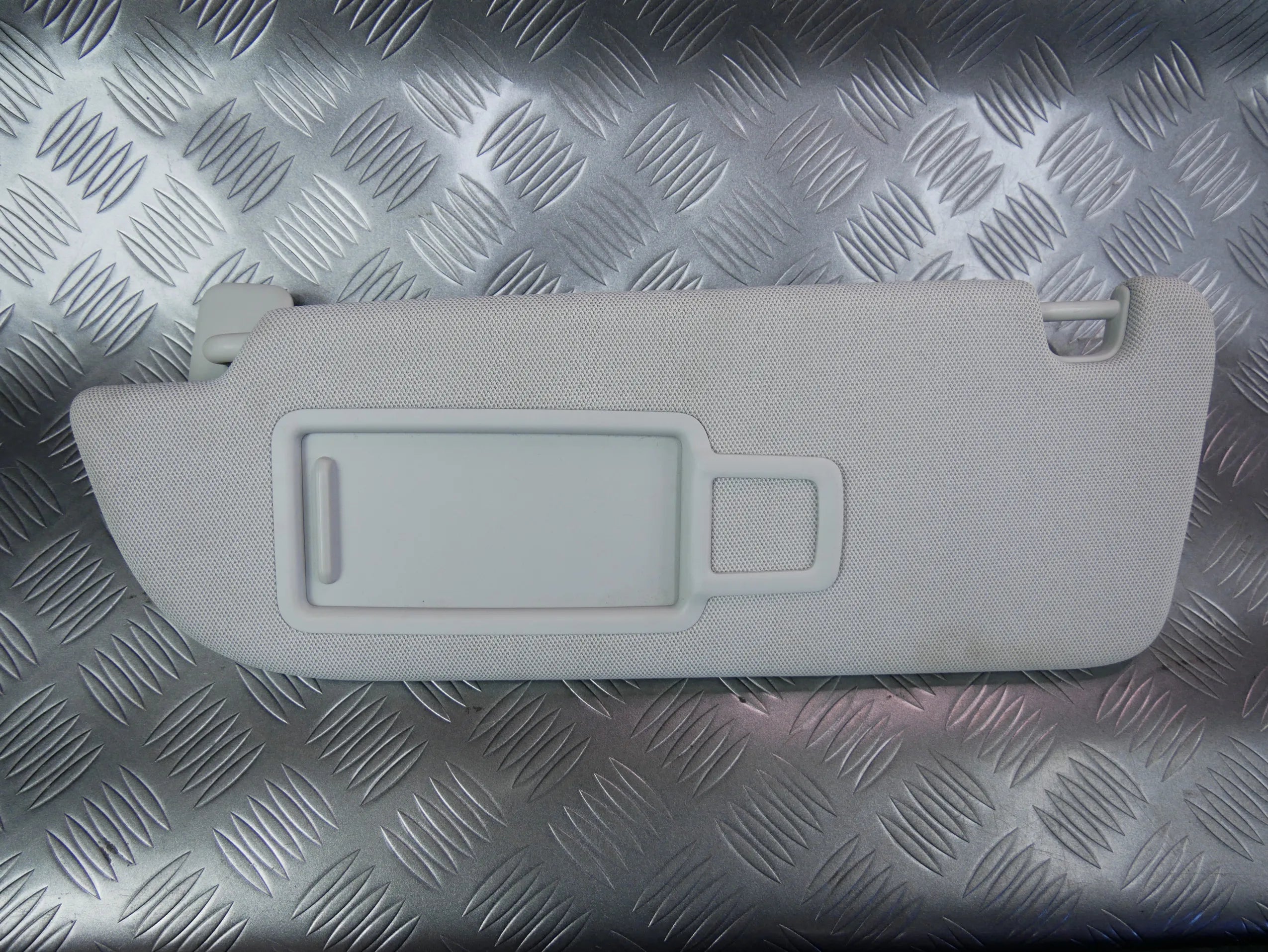 Daszek osłona przeciwsłoneczna słonecznik lewy 4M0857551 AUDI Q7 4M