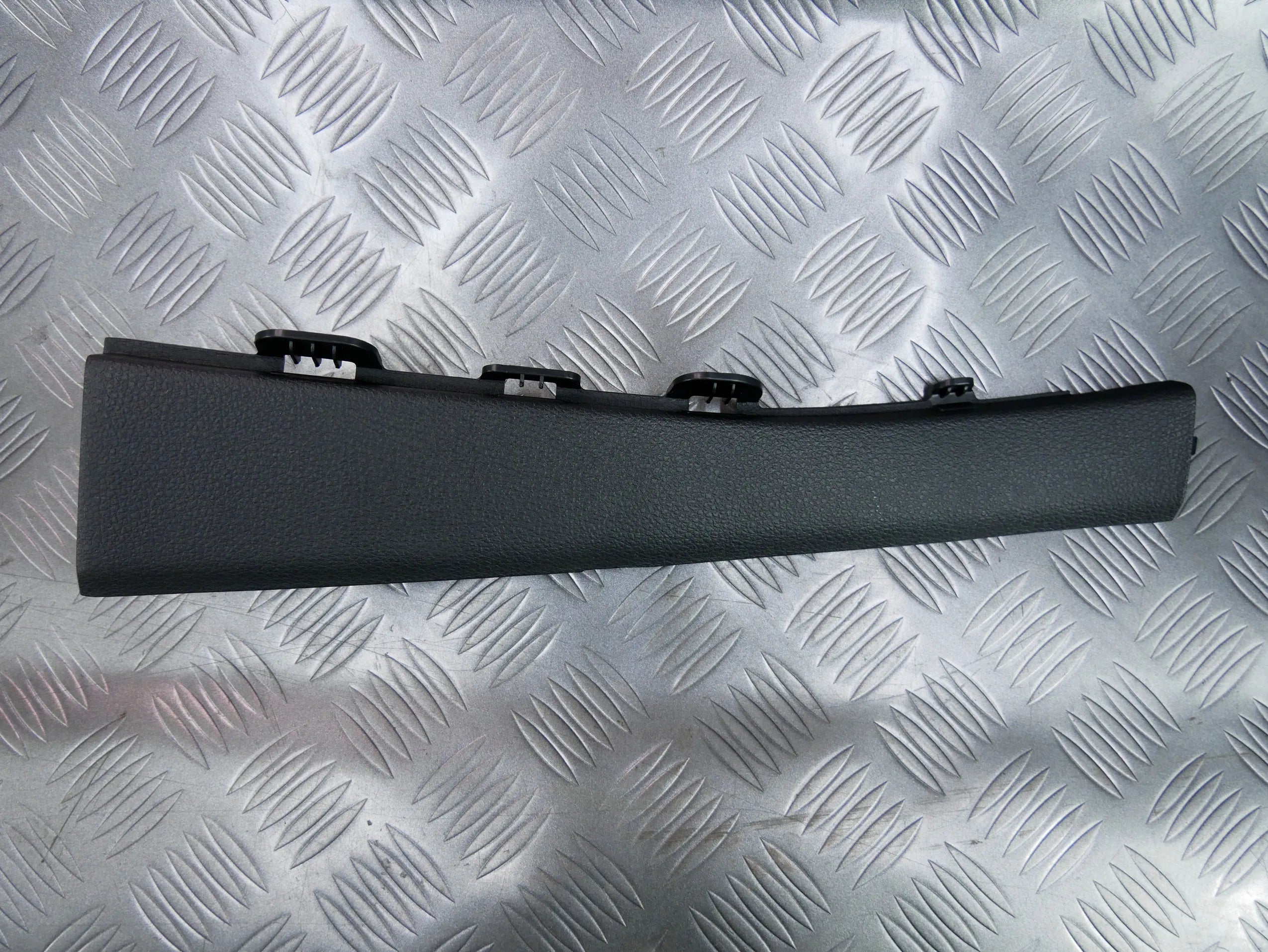 Listwa boku konsoli prawa 4M0868204 AUDI Q7 4M