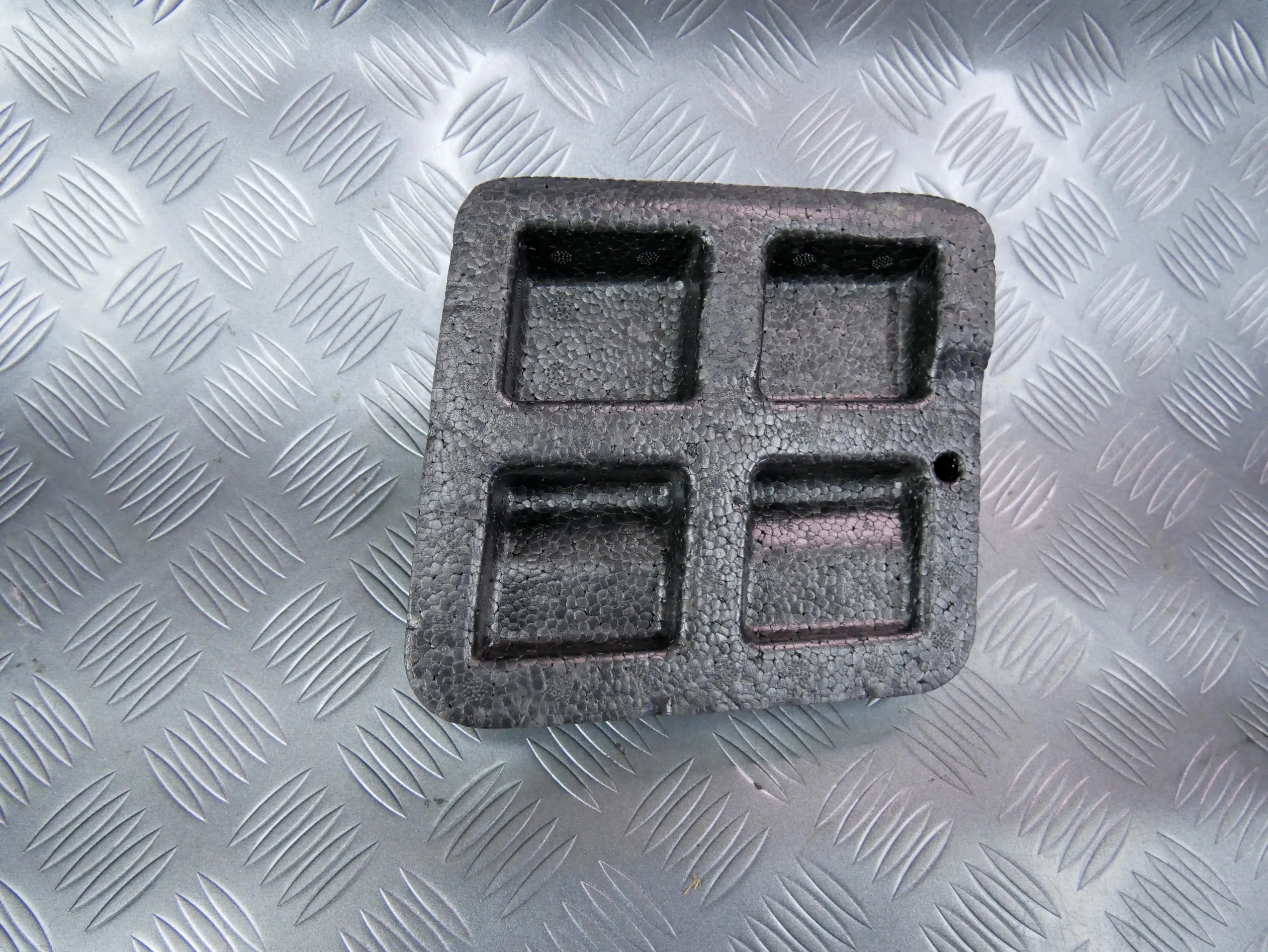 Styropian bagażnika 4M0863535A AUDI Q7 4M