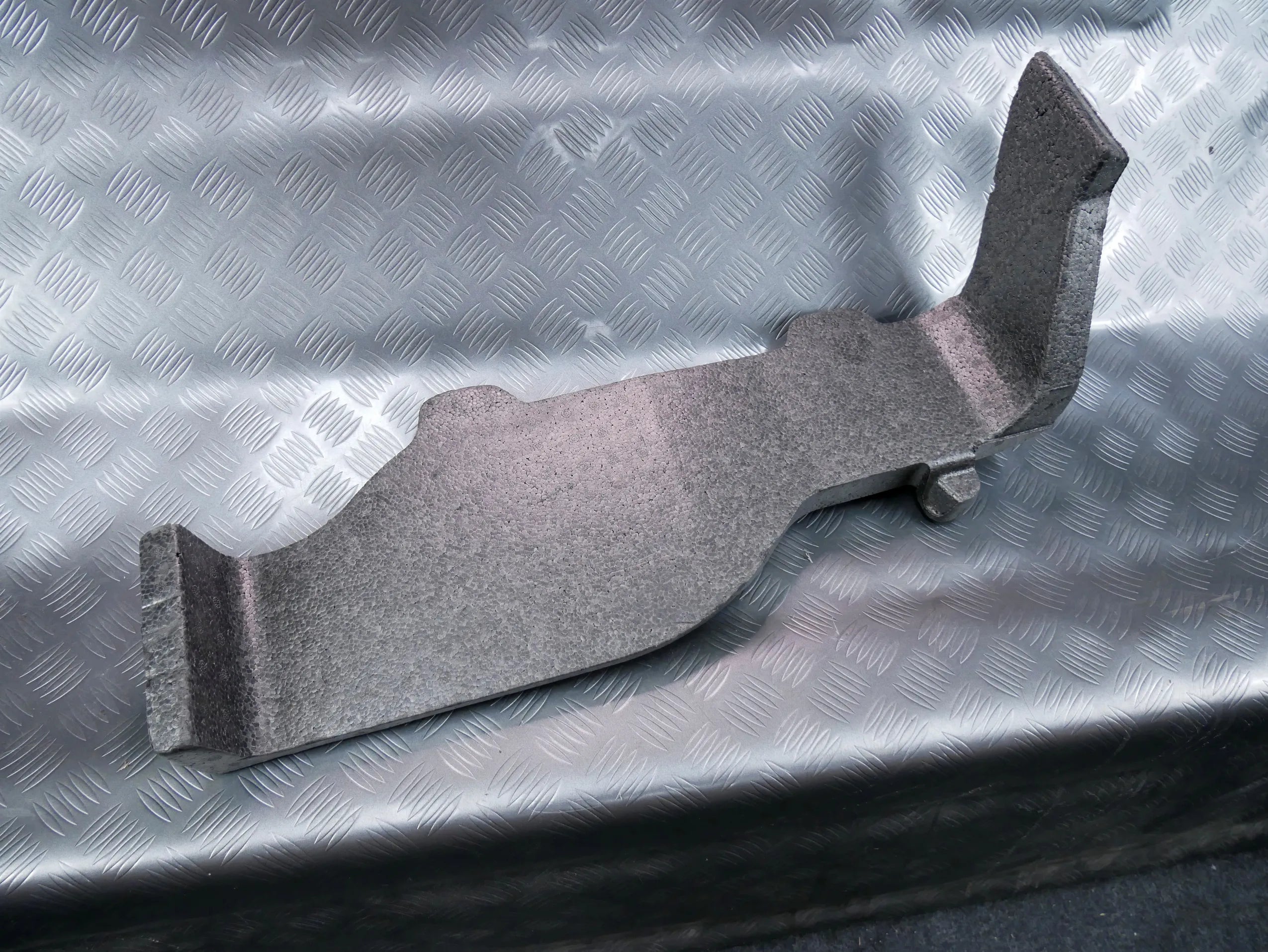 Styropian bagażnika 4M0864789B AUDI Q7 4M