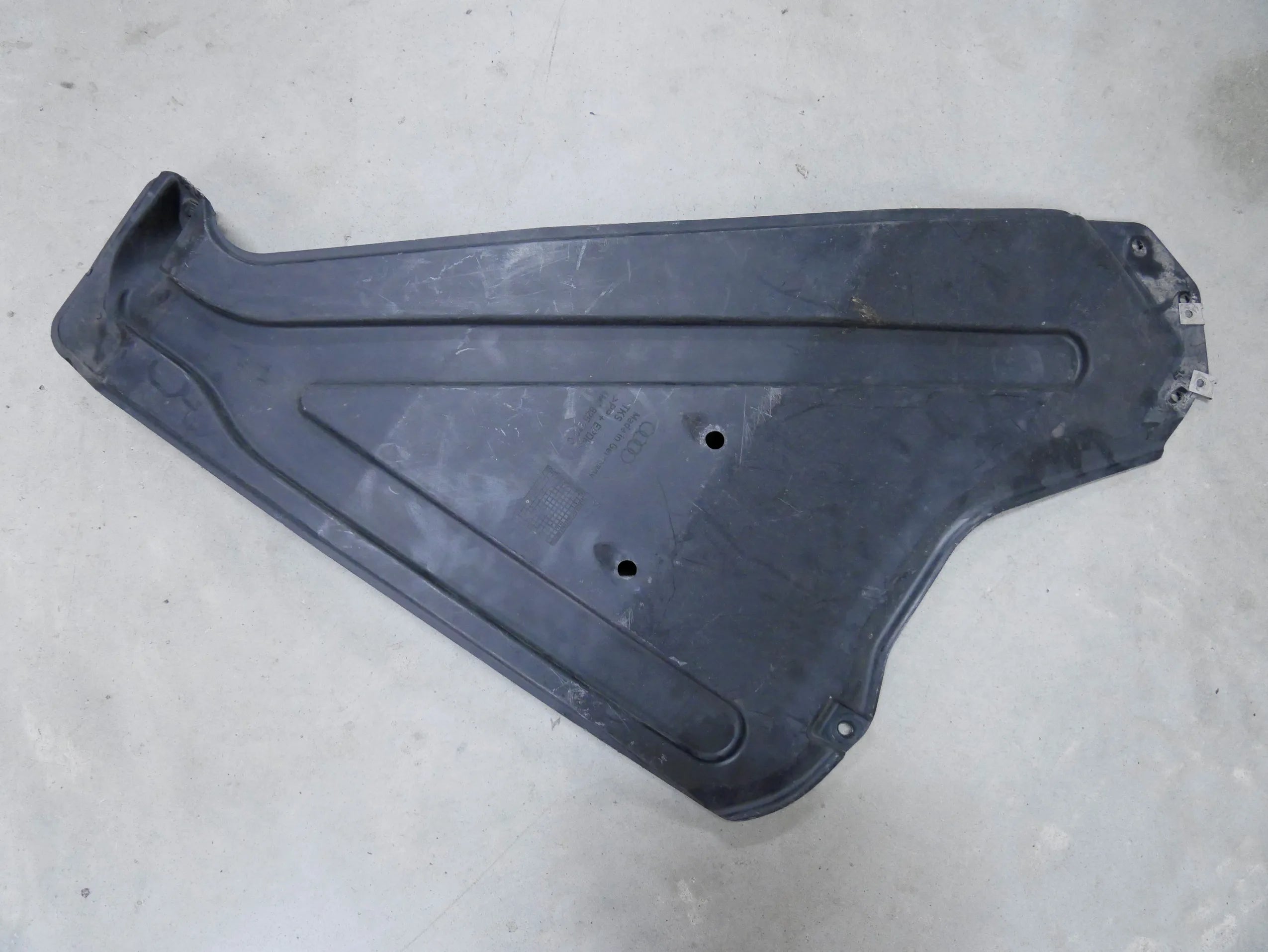 Osłona podwozia tył lewa 4M0825219C AUDI Q7 4M