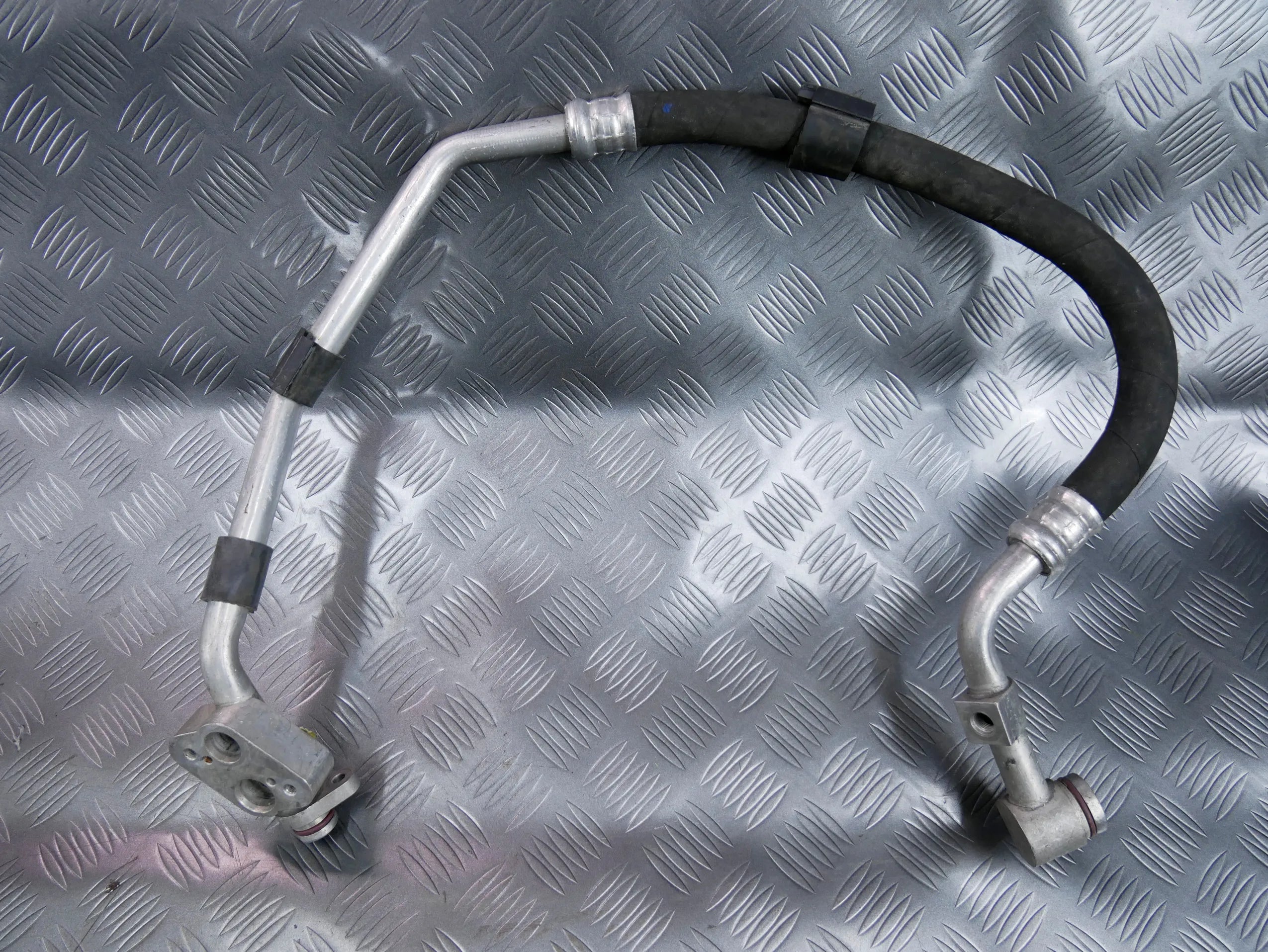 Rurka przewód klimatyzacji 4M0816743BQ AUDI Q7 4M E-TRON