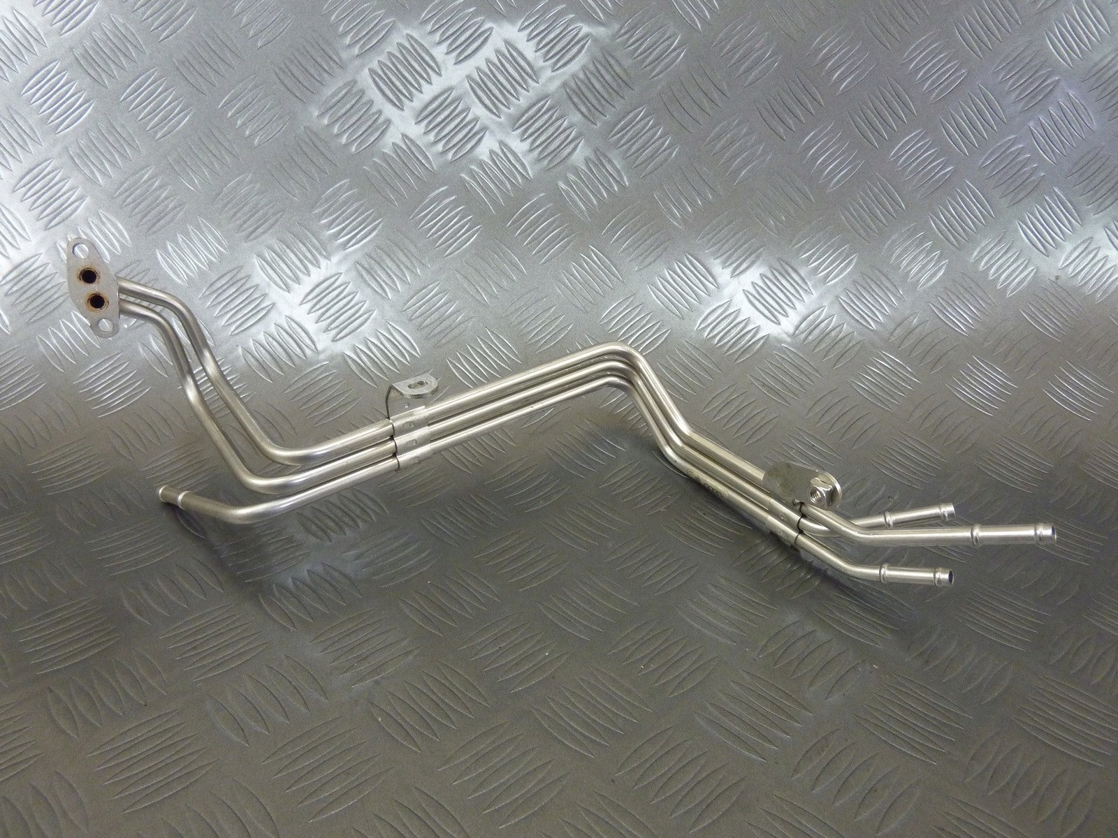 Przewody rurki cieczy 04E122157C VW GOLF 1.4 TSI