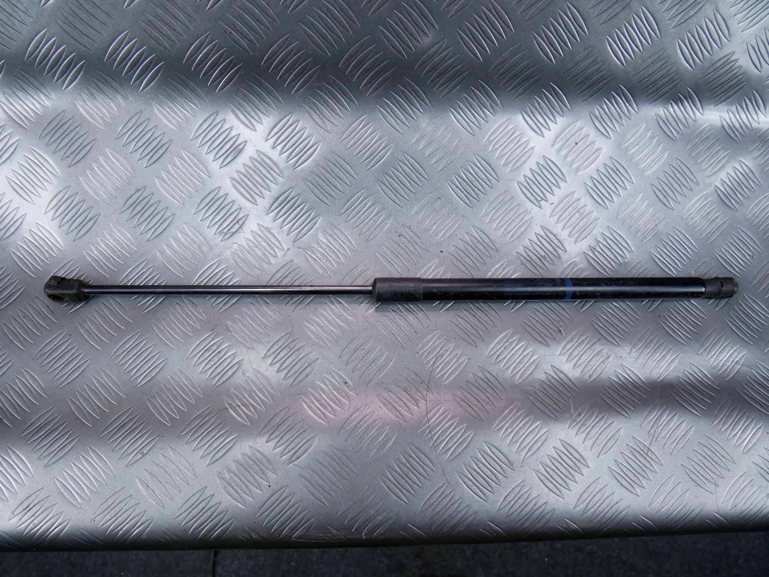 Siłownik teleskop klapy 4M0827552A AUDI Q7 4M