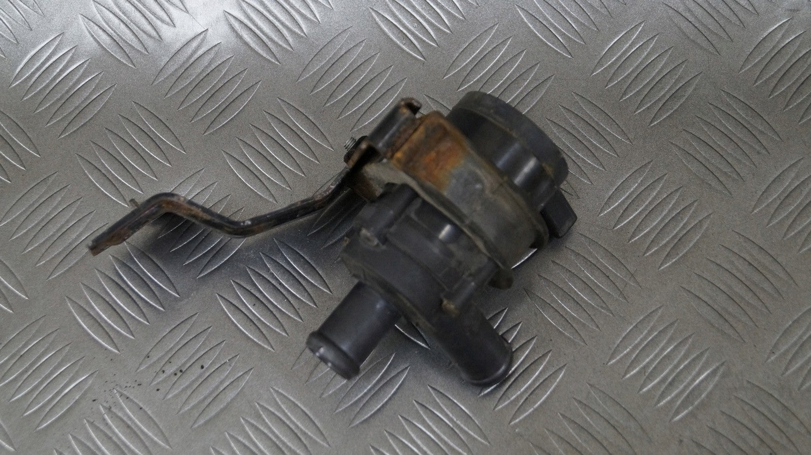Pompa wody VW Passat CC 1K0965561J