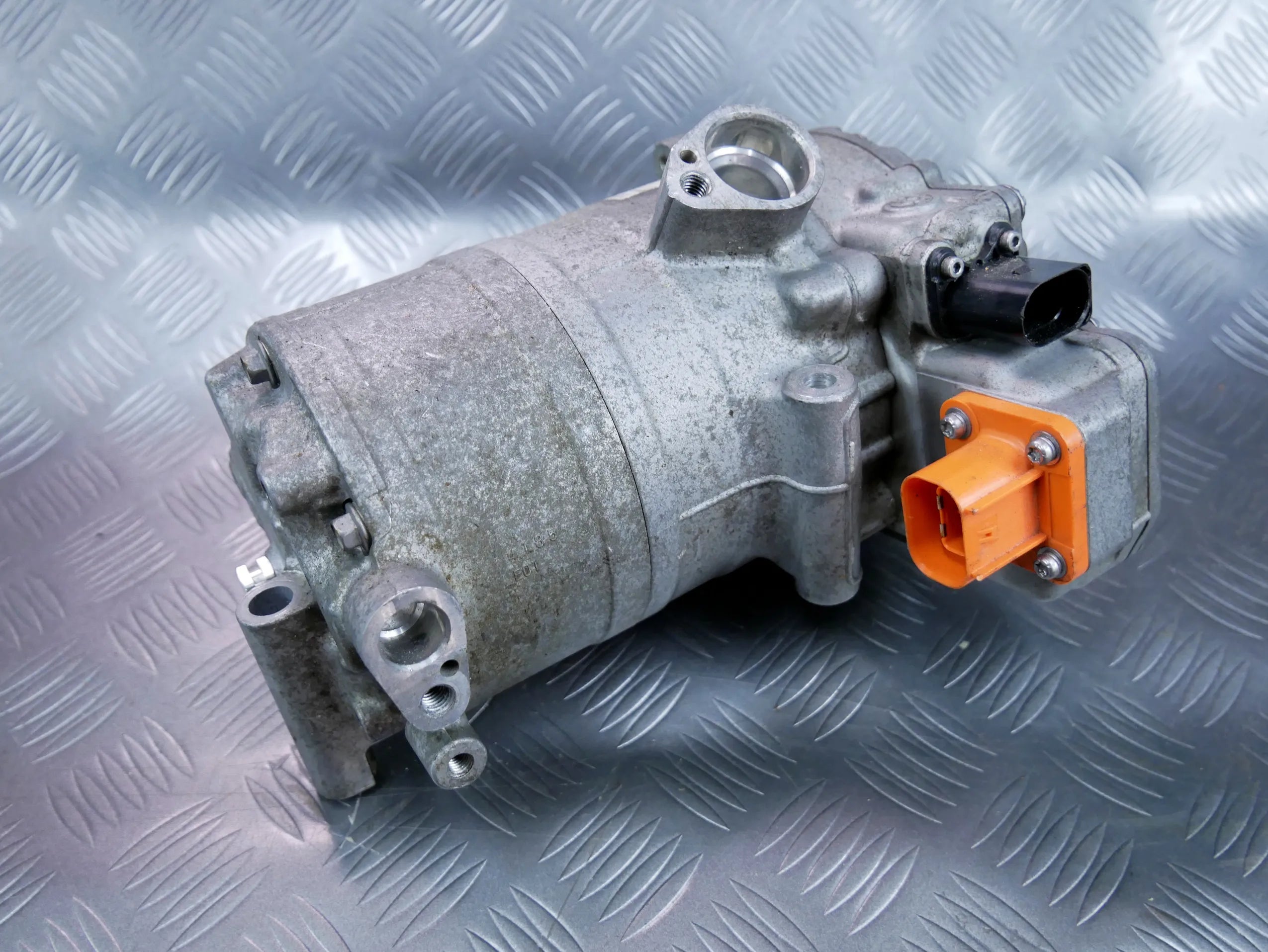 Sprężarka klimatyzacji 4M0816797 AUDI Q7 4M E-TRON